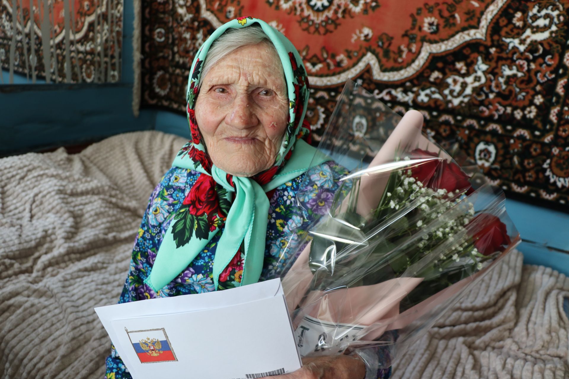 С 95-летним юбилеем поздравили труженицу тыла Дрожжановского района Елену Васильевну Долгову