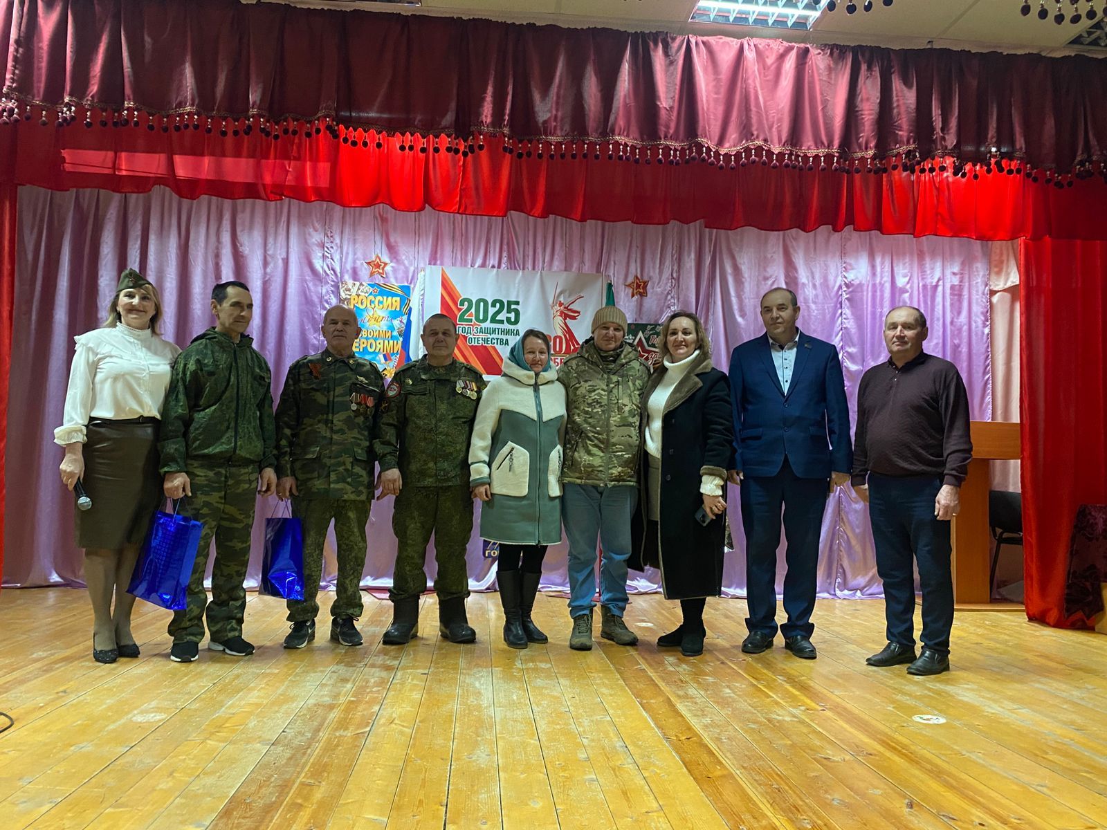 Сила, творчество и патриотизм: в Новоильмовском доме культуры прошел праздник «А ну-ка, мужчины!»