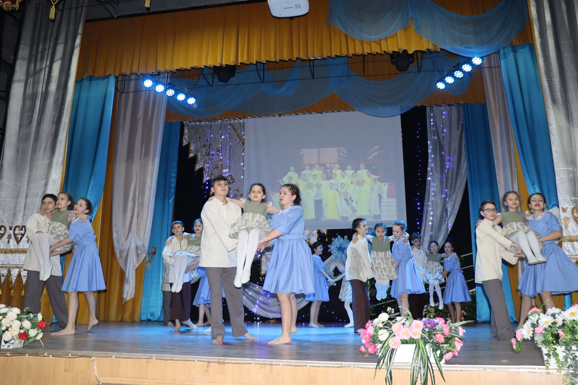 15 лет исполнилось народному хореографическому коллективу «Яшьлек» Дрожжановского района