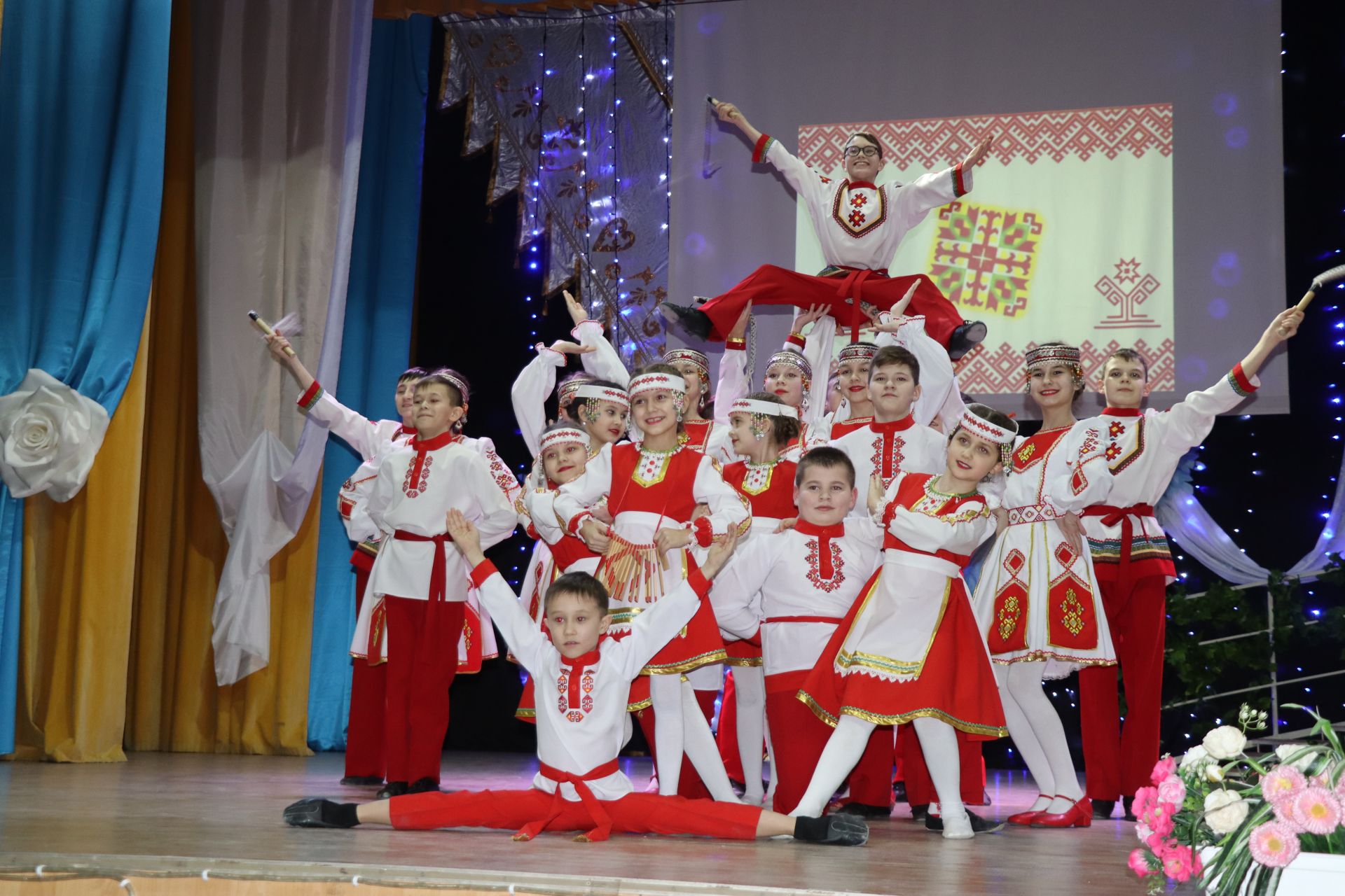 15 лет исполнилось народному хореографическому коллективу «Яшьлек» Дрожжановского района