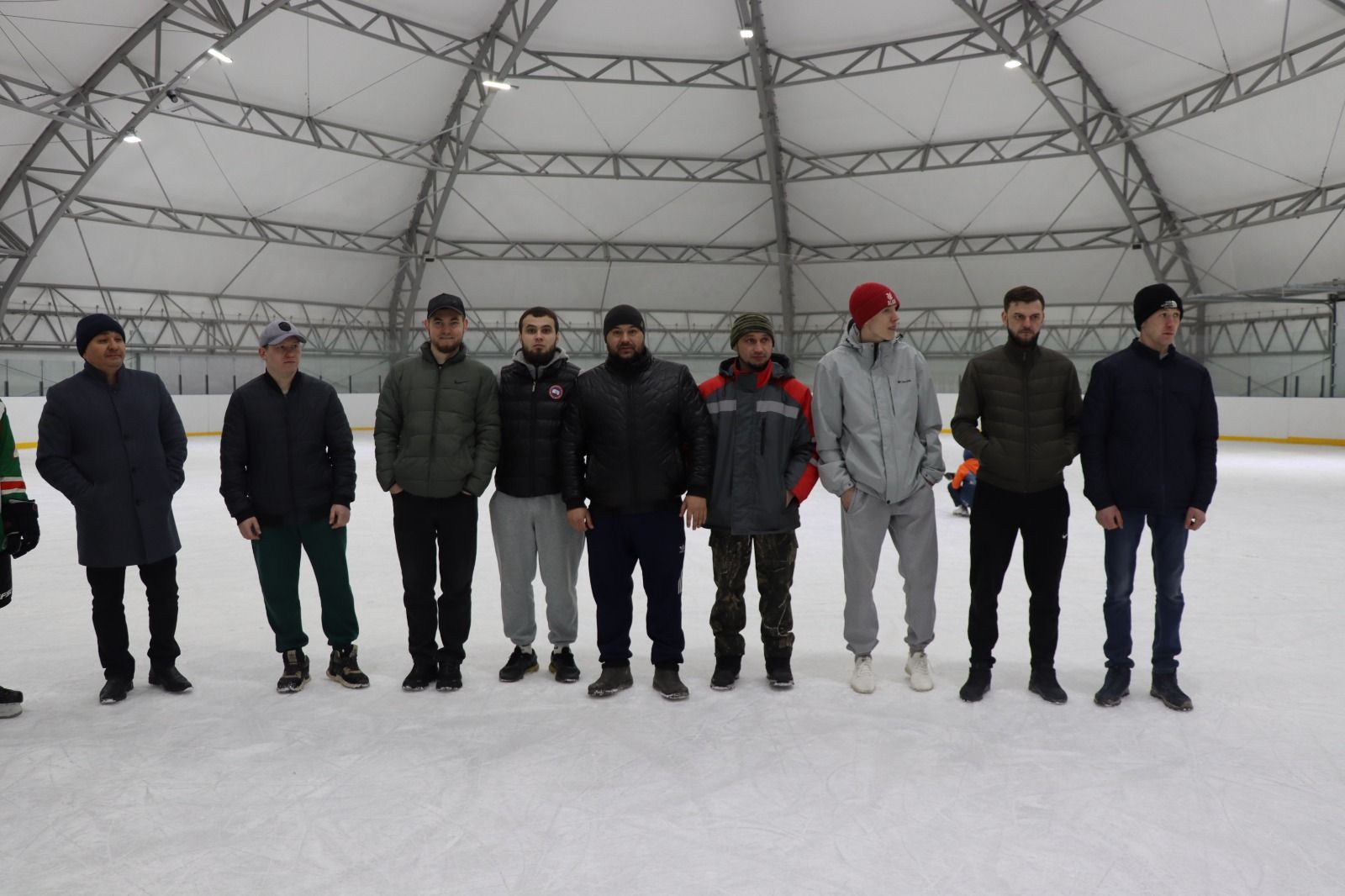 В Дрожжаном определены победители Чемпионата по хоккею среди организаций и учреждений