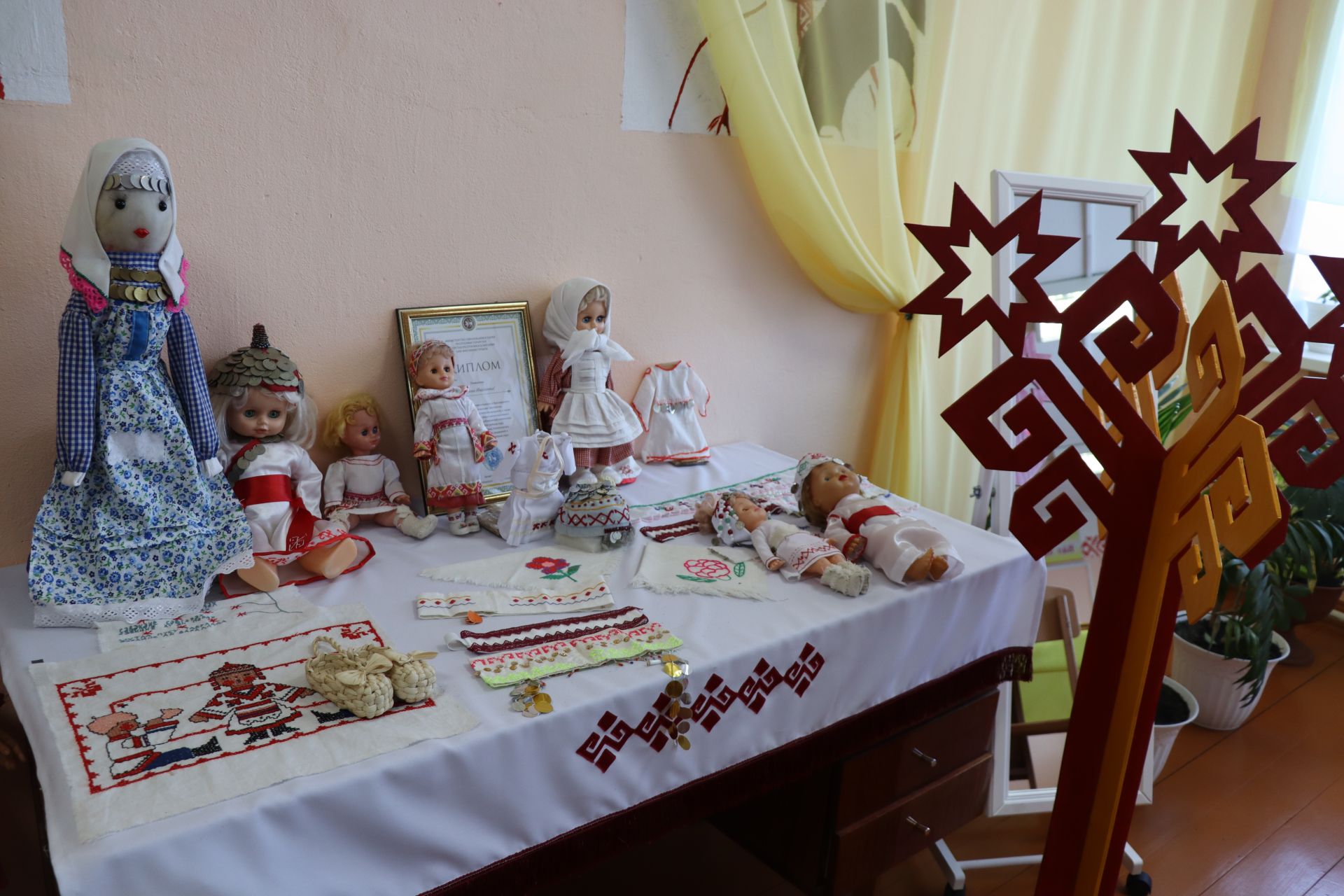Паллӑ ҫынсене вӗрентсе кăларнă
