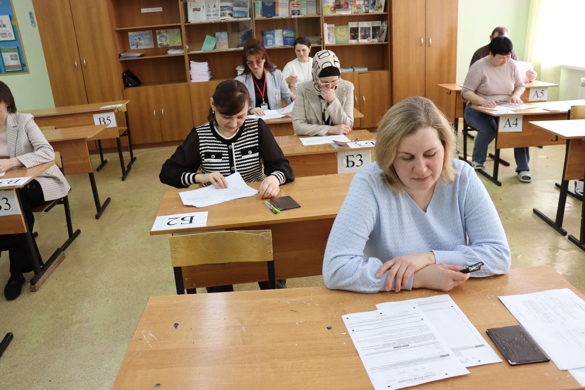 Чүпрәледә әти-әниләр БДИ тапшырды