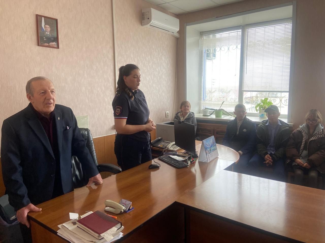 Восьмиклассники побывали на экскурсии в районном отделе полиции