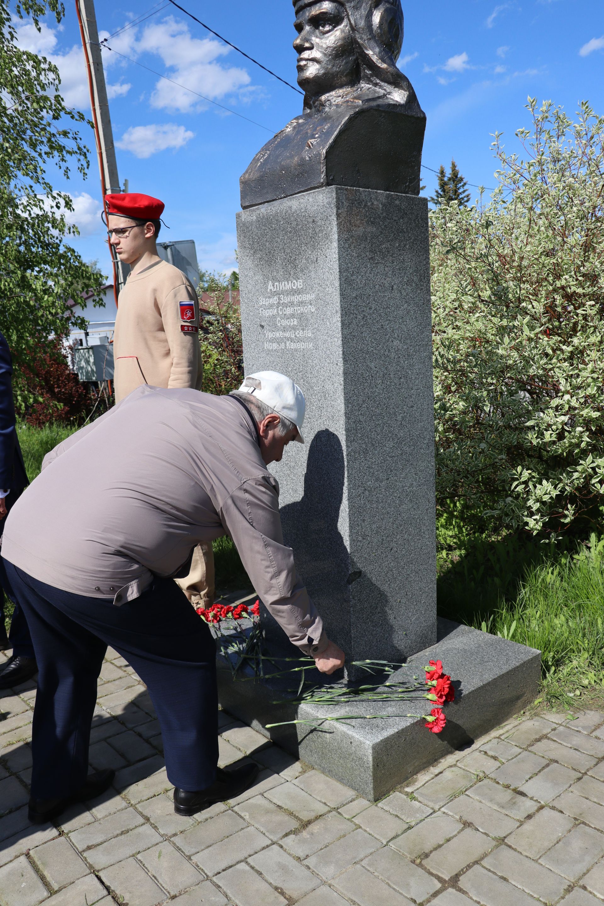 Торжества в честь Героя Советского Союза Зарифа Алимова прошли в Дрожжановском районе