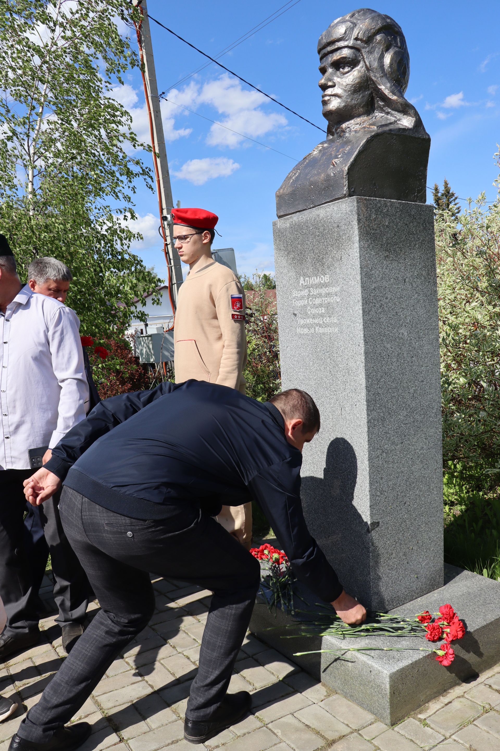 Торжества в честь Героя Советского Союза Зарифа Алимова прошли в Дрожжановском районе