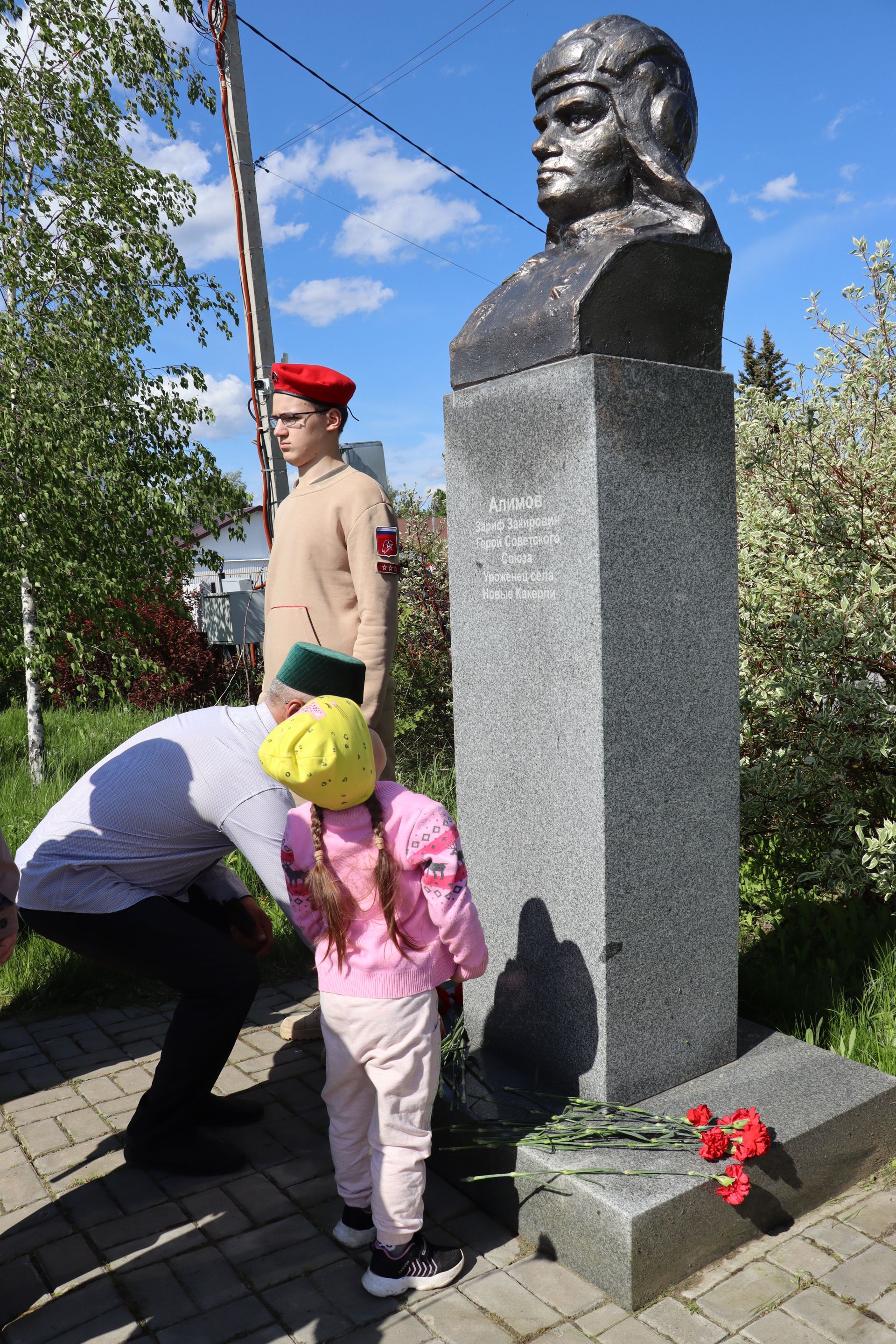 Торжества в честь Героя Советского Союза Зарифа Алимова прошли в Дрожжановском районе