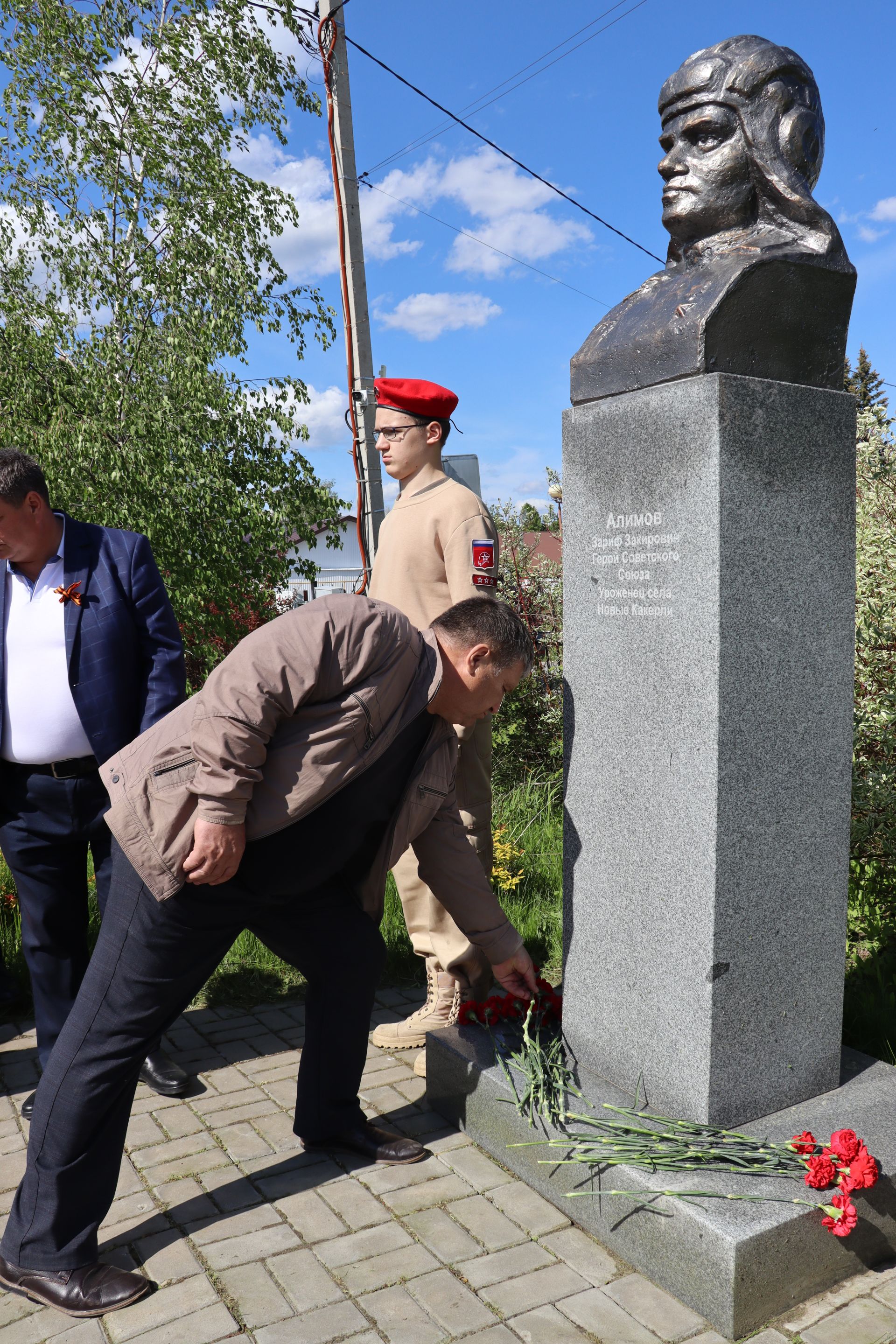 Торжества в честь Героя Советского Союза Зарифа Алимова прошли в Дрожжановском районе