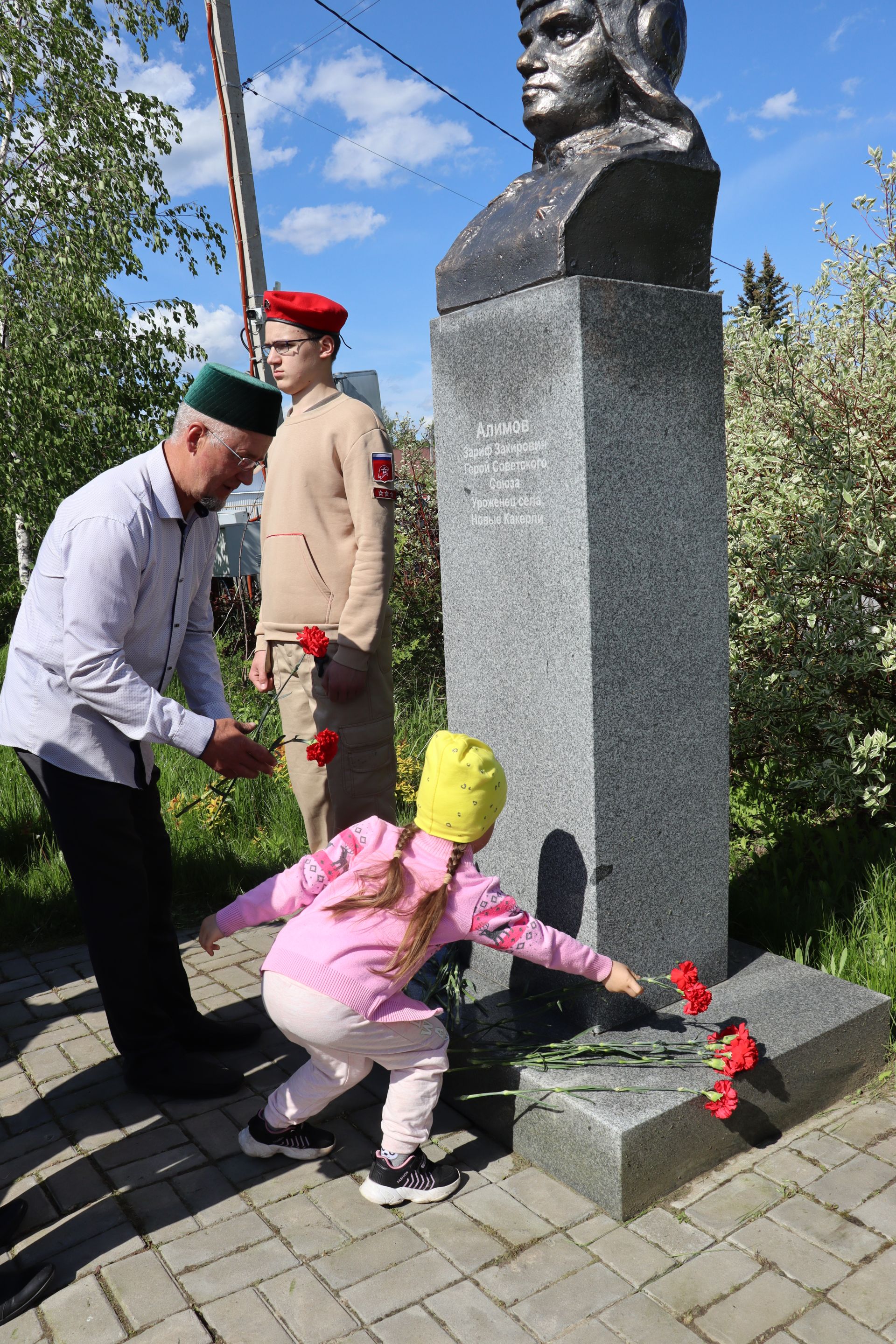 Торжества в честь Героя Советского Союза Зарифа Алимова прошли в Дрожжановском районе