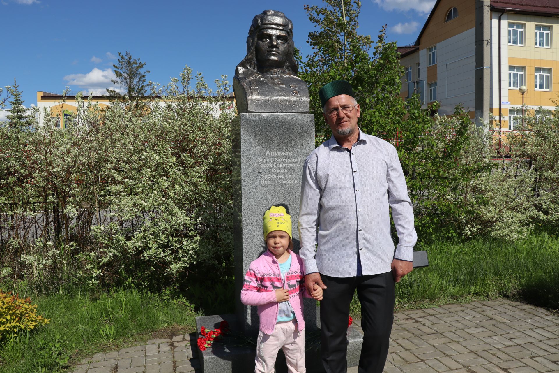 Торжества в честь Героя Советского Союза Зарифа Алимова прошли в Дрожжановском районе