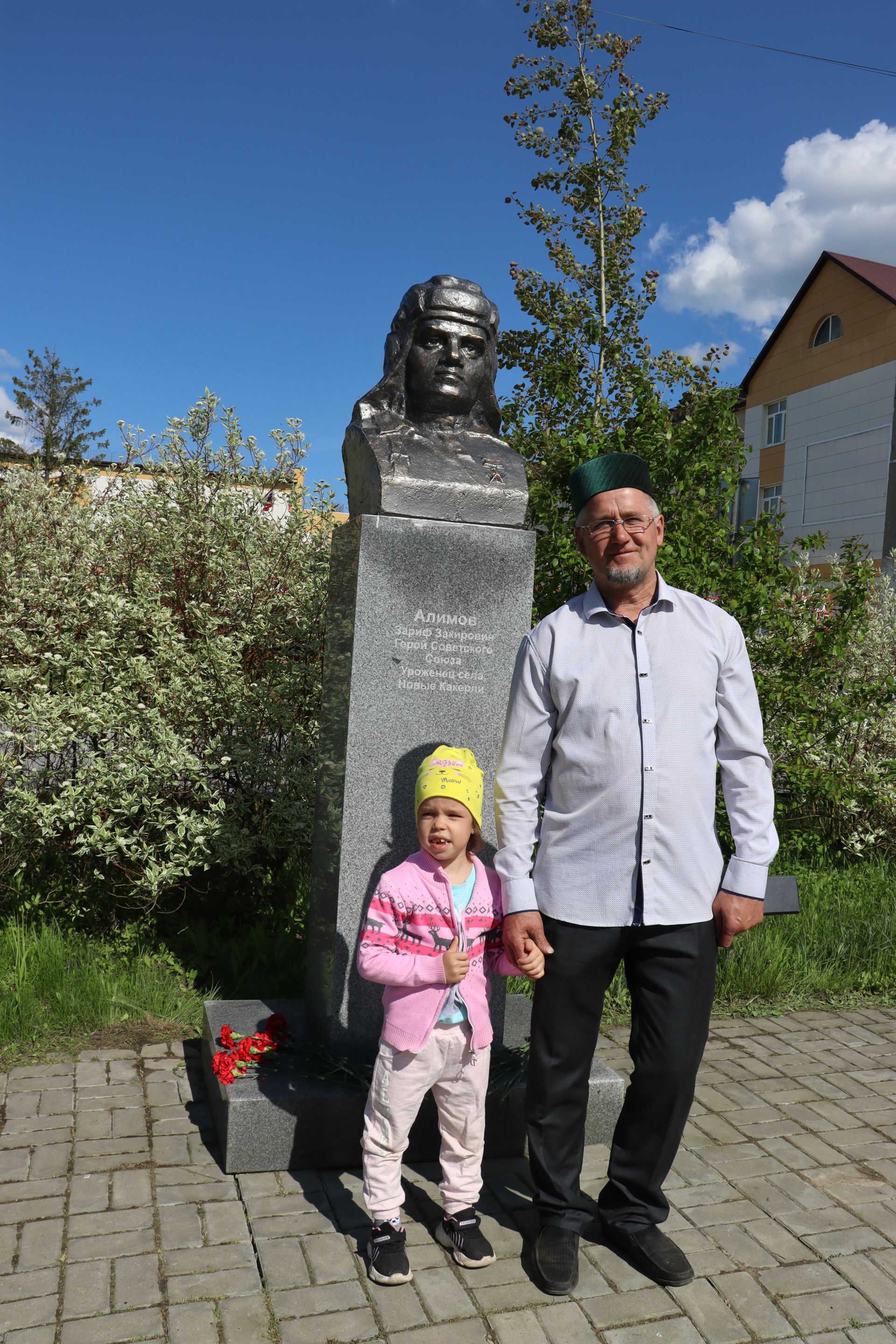 Торжества в честь Героя Советского Союза Зарифа Алимова прошли в Дрожжановском районе