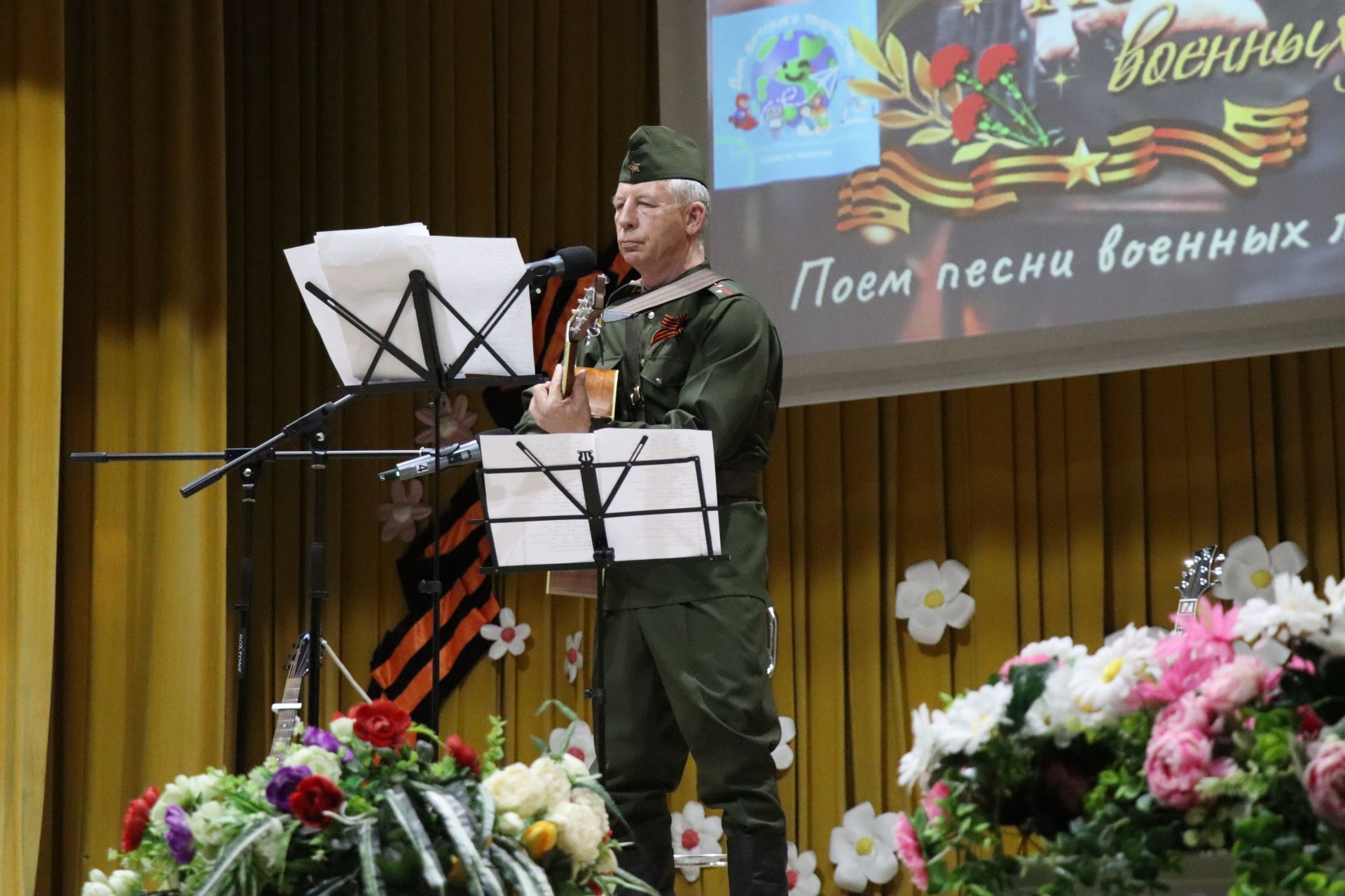 «Песни военных лет» прозвучали в районном Доме культуры в честь 80-летия Победы