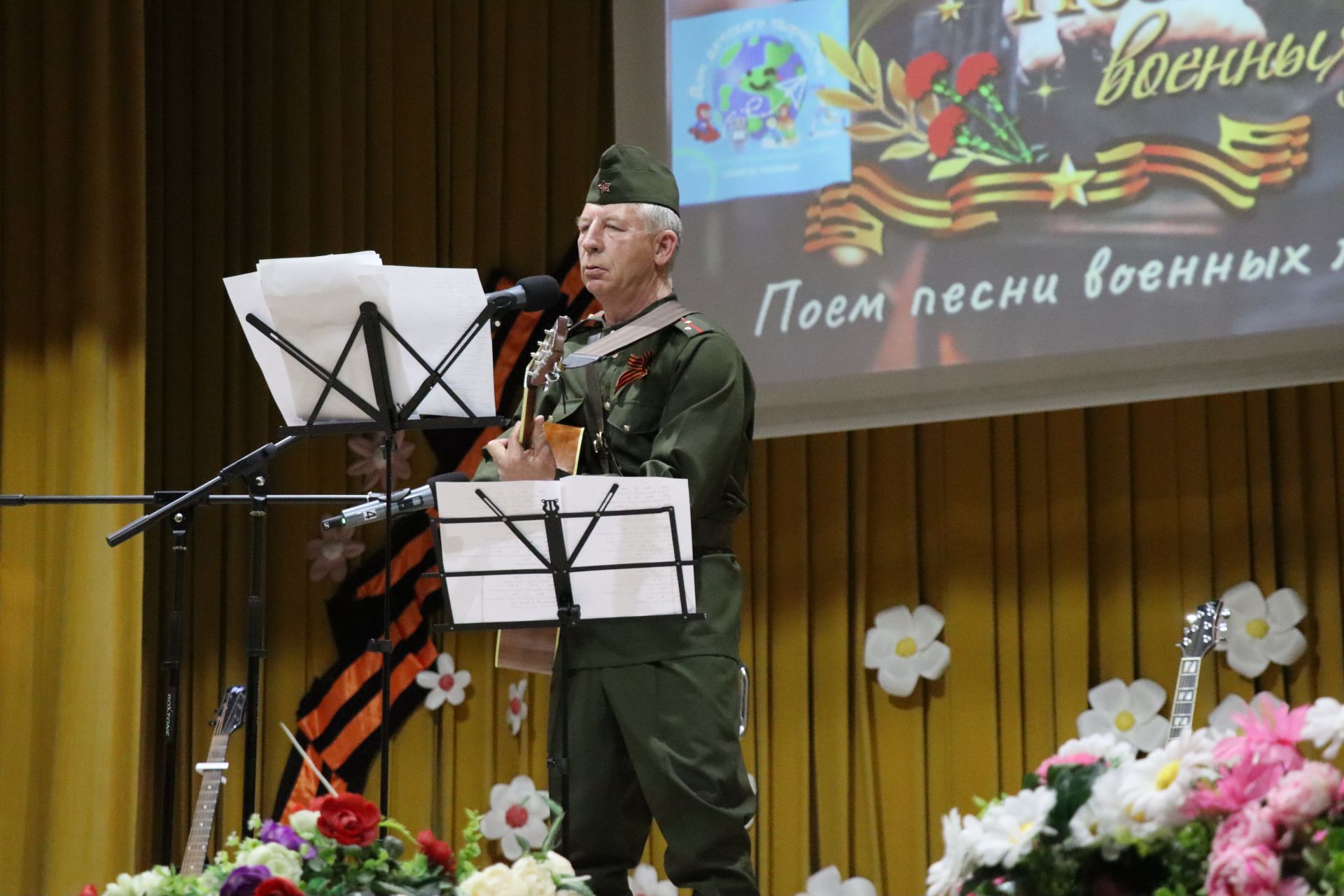 «Песни военных лет» прозвучали в районном Доме культуры в честь 80-летия Победы