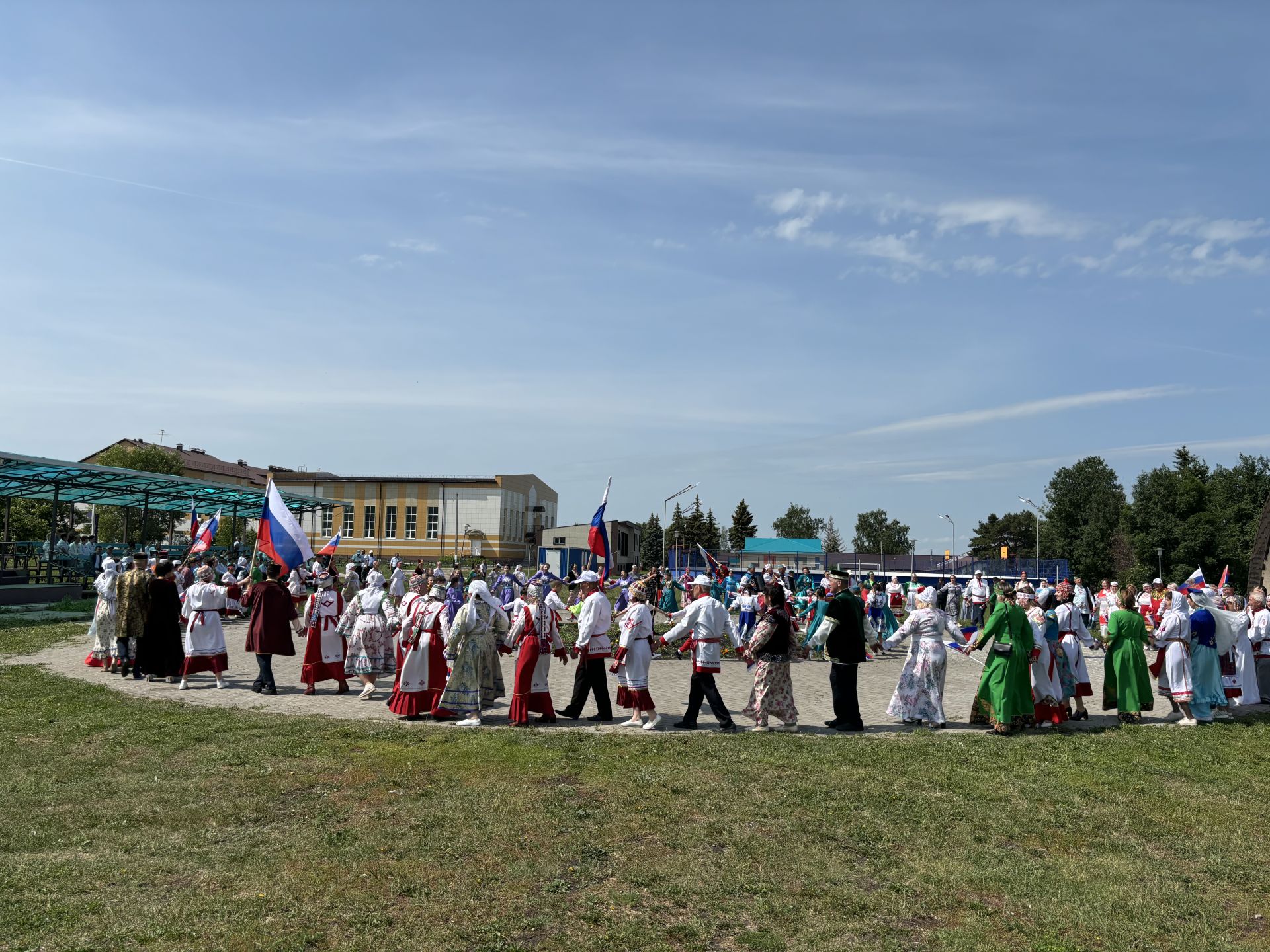 Парад дружбы народов в Дрожжановском районе: праздник единства и культуры ко Дню России