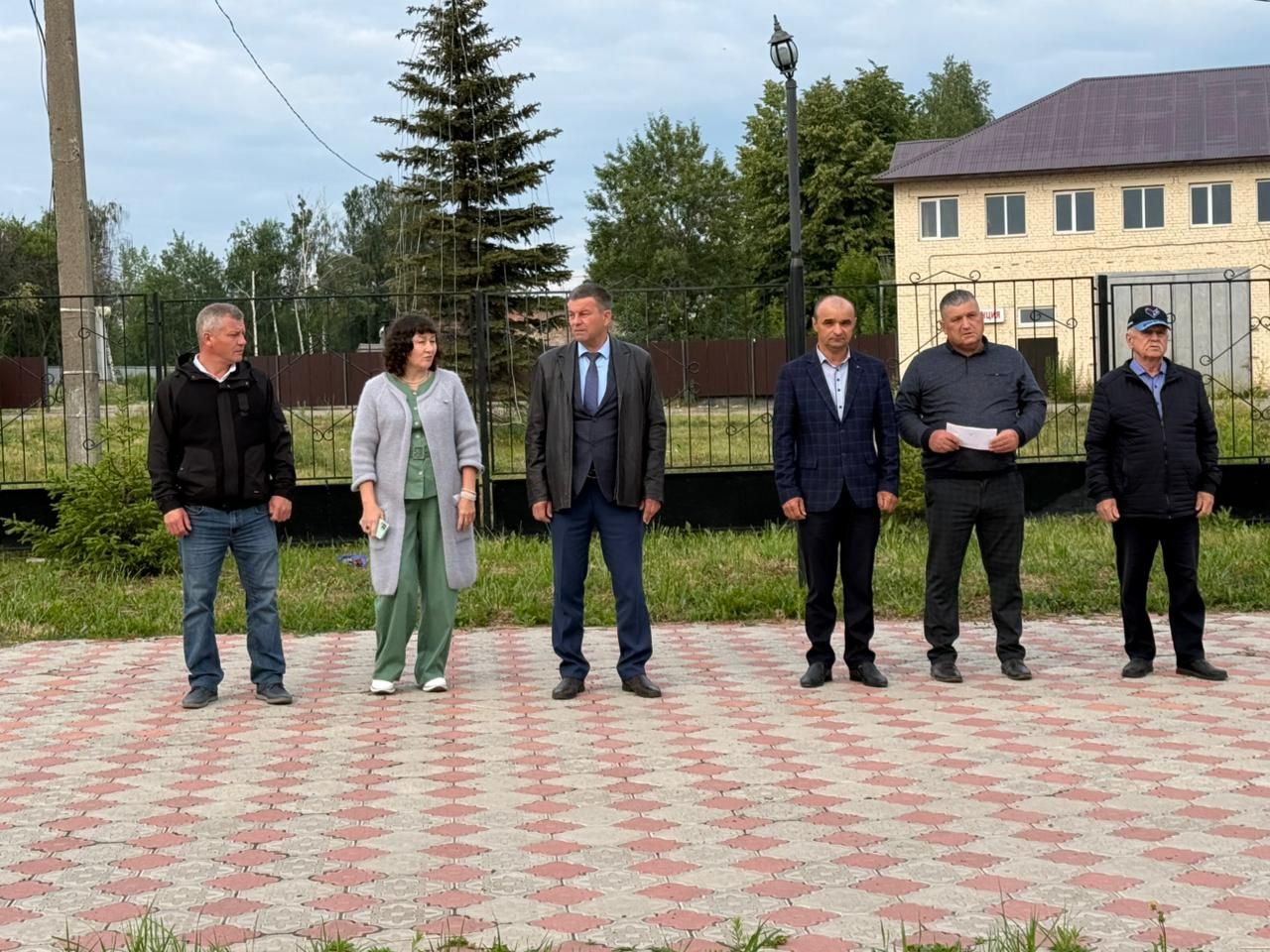 Восемь молодых защитников из Дрожжановского района РТ отправились служить
