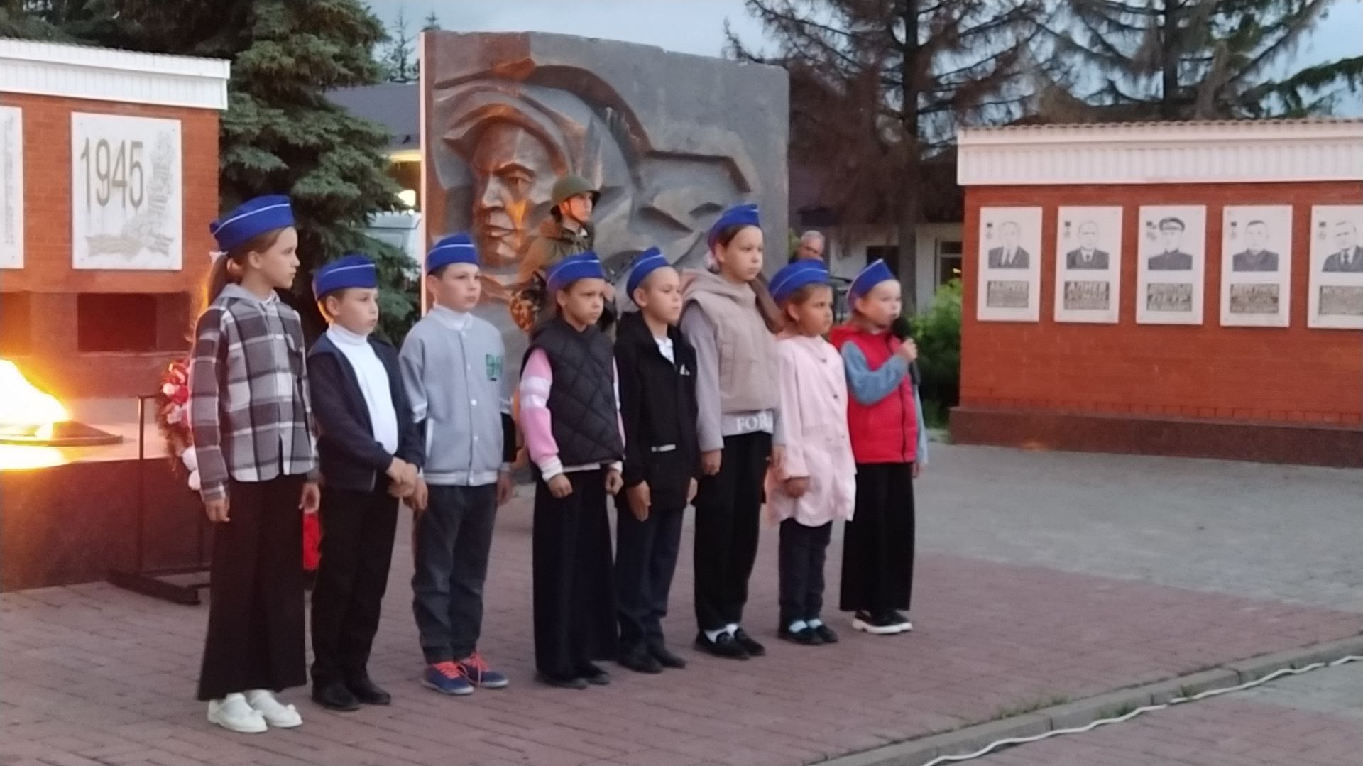 Свеча памяти: в Дрожжановском районе РТ вспомнили погибших в Великой Отечественной войне