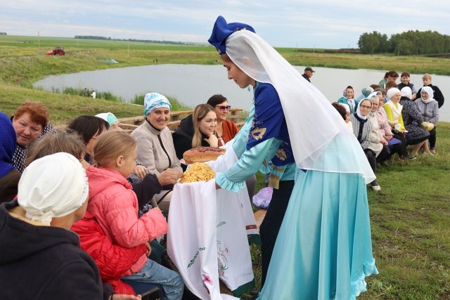 «Дамба нить поколений»: в Старых Чукалах прошел праздник с рыбалкой, концертом и наградами