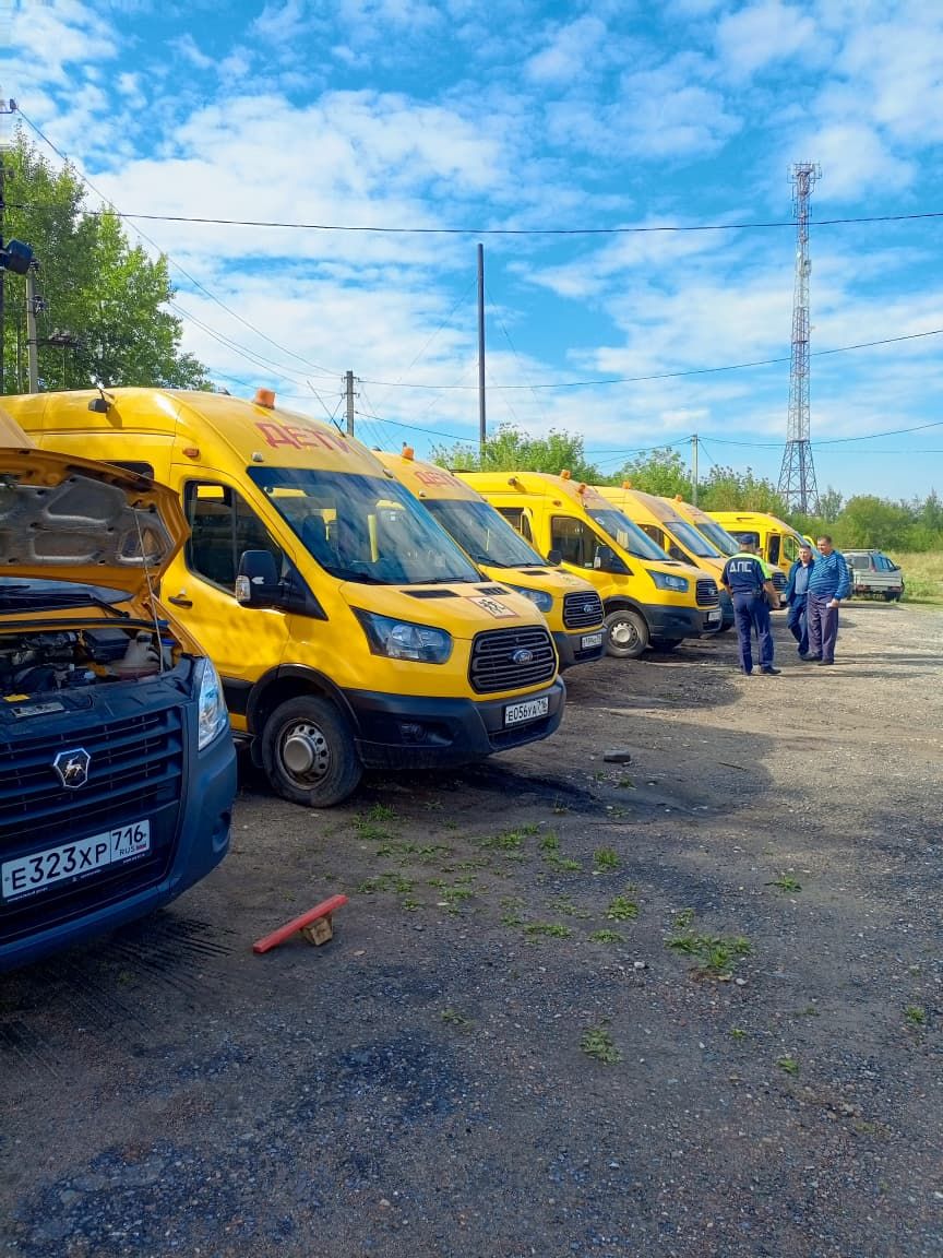 В Дрожжановском районе РТ автоинспекторы проверяют техническое состояние школьных автобусов