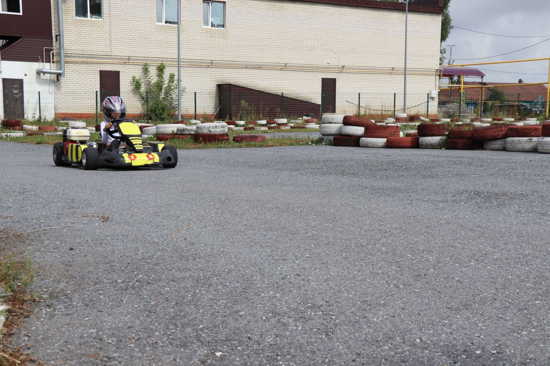 Юные гонщики Дрожжановского района отметили День физкультурника захватывающими соревнованиями по картингу