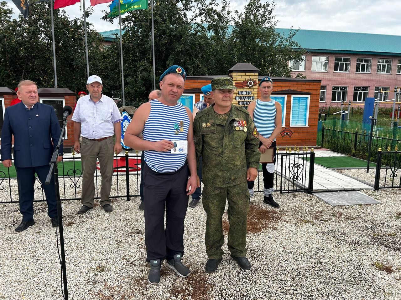 Десантниксем — паттăрлăх, хăюлăх тӗслӗхӗ