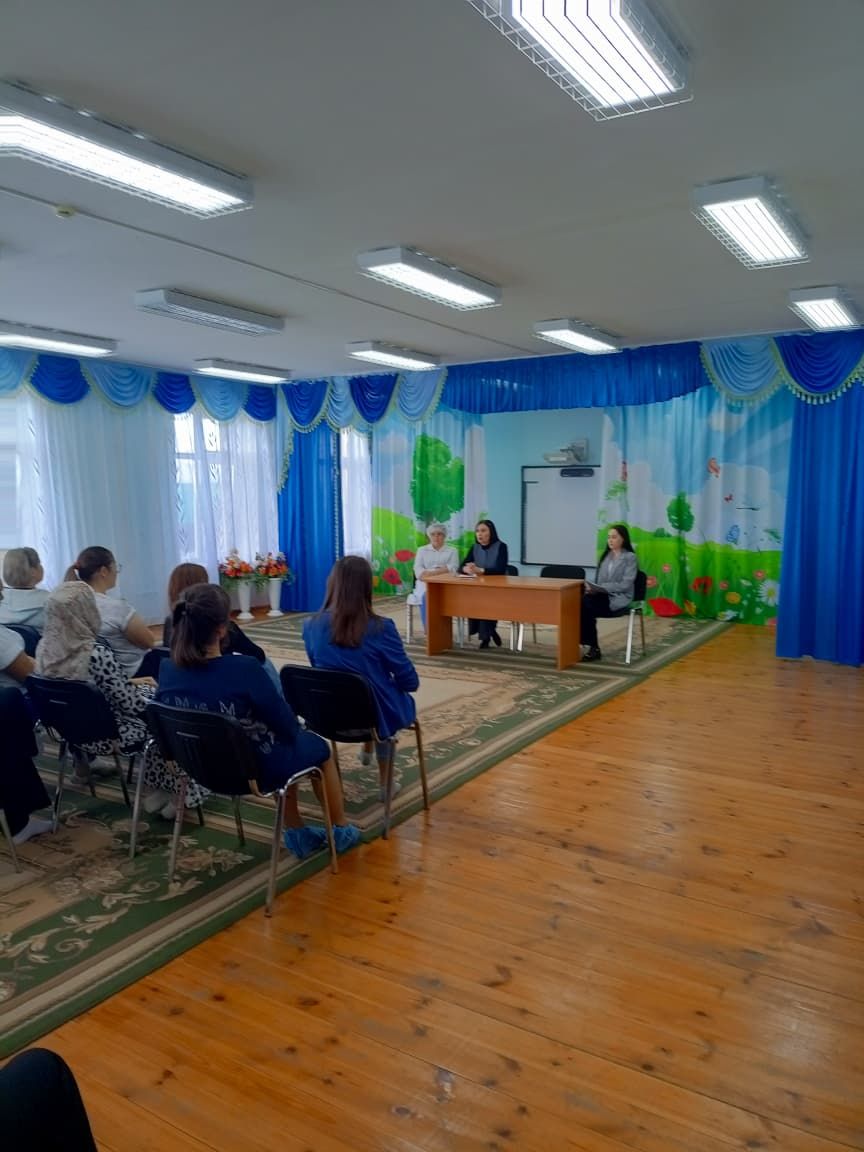 В детском саду «Сказка» Дрожжановского района РТ специалист БДД провела встречу с родителями воспитанников