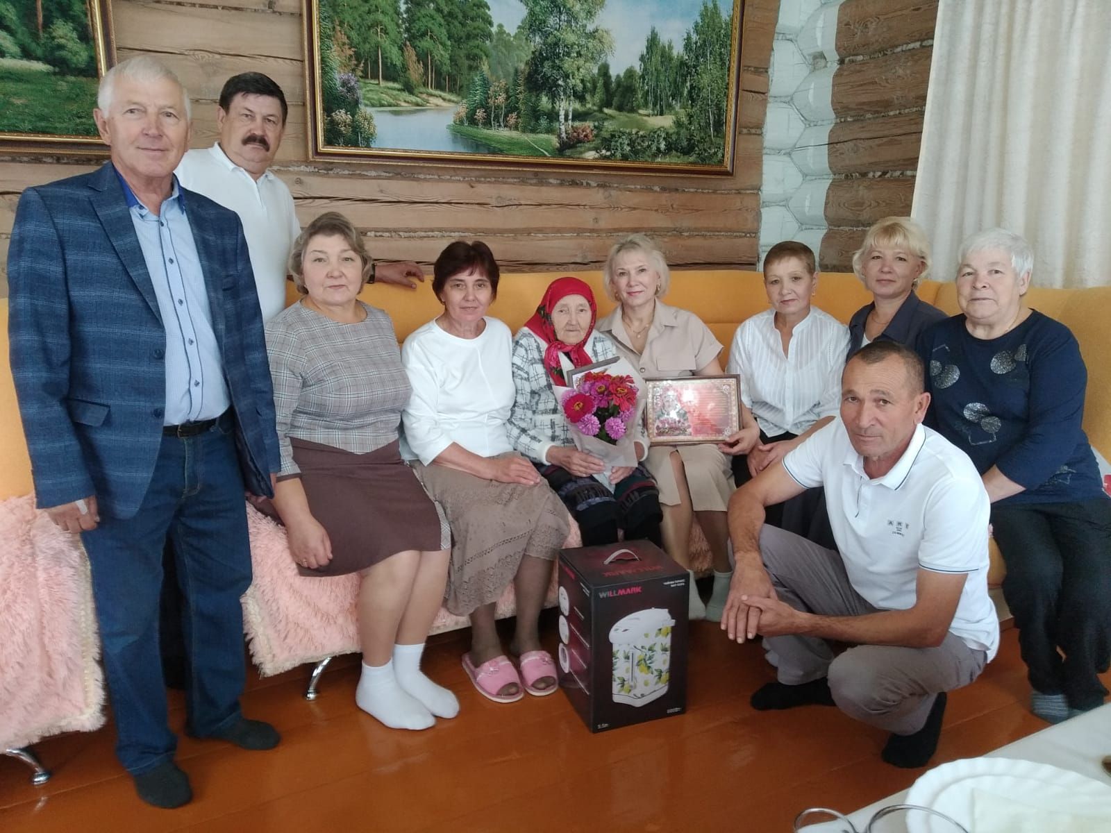 Жительницу села Чувашское Дрожжаное Валентину Кузнецову поздравили с 90-летним юбилеем