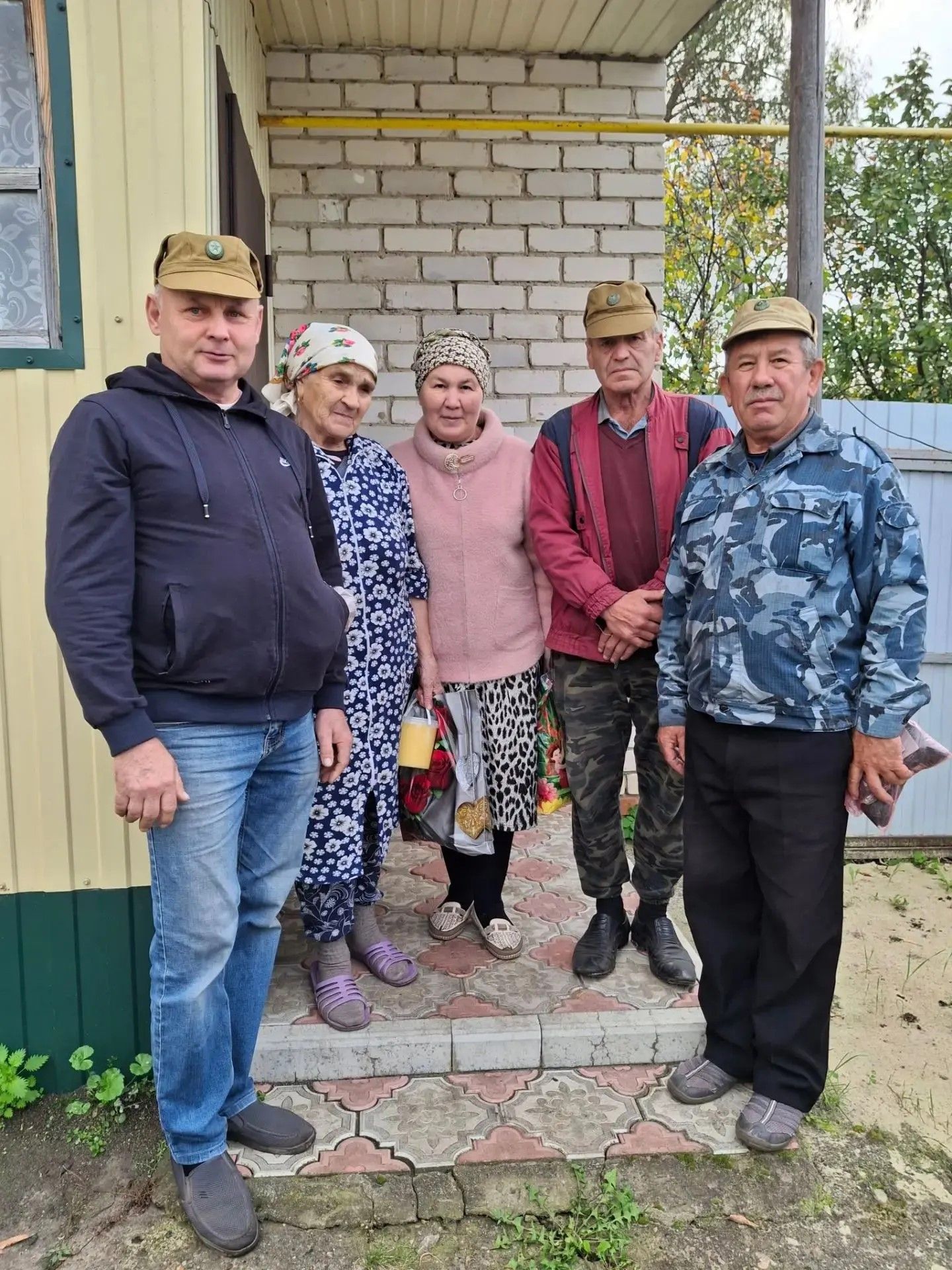 Ветераны боевых действий Дрожжановского района провели акцию «Постучитесь к нашим матерям!»