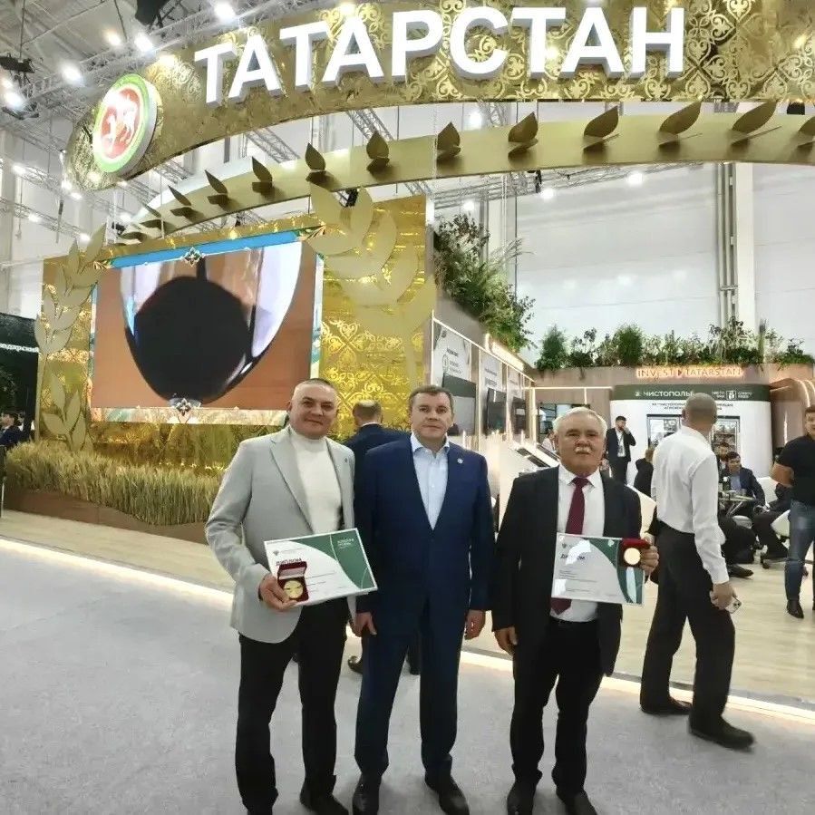 Глава КФХ из Дрожжановского района Равиль Бикчуров получил медаль «Золотой осени – 2026»