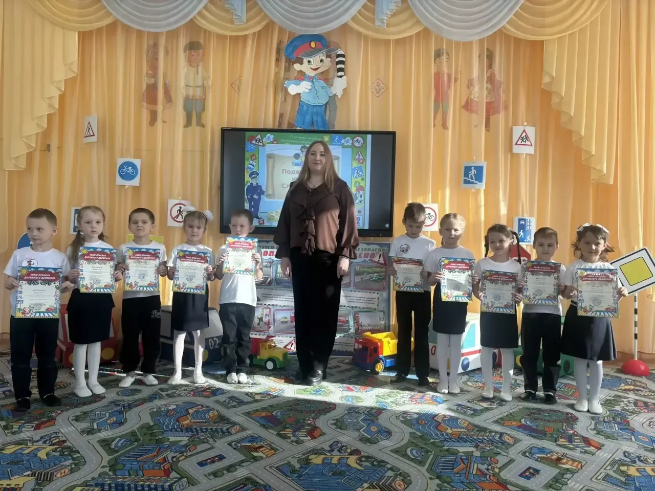 В Новоубеевском детском саду напомнили родителям и детям о безопасности на дорогах