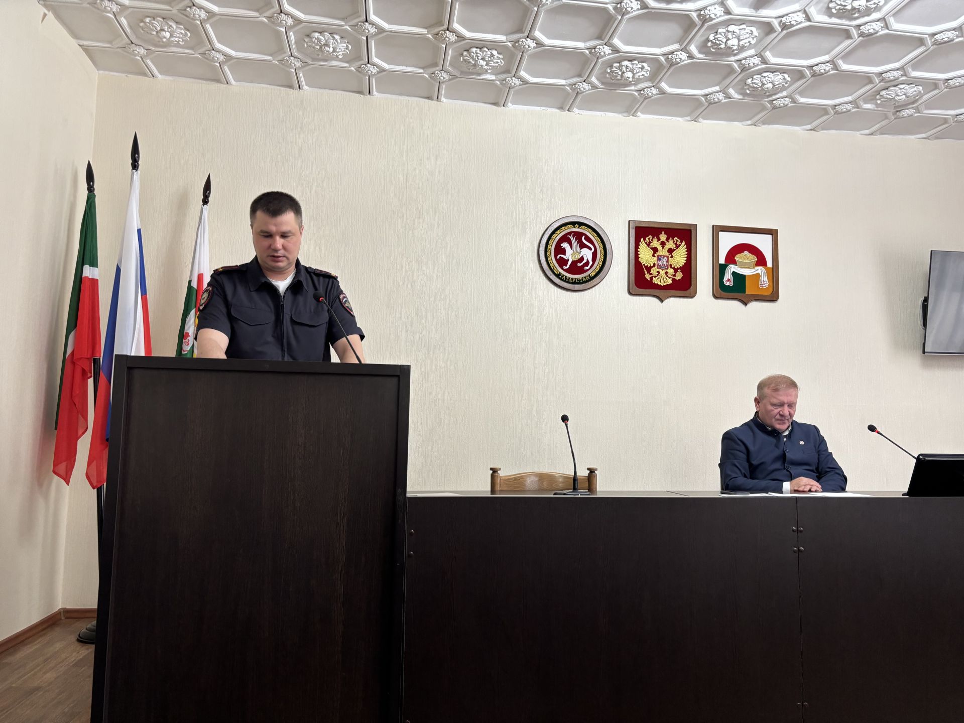 Безопасность на майские праздники обсудили в Дрожжановском районе