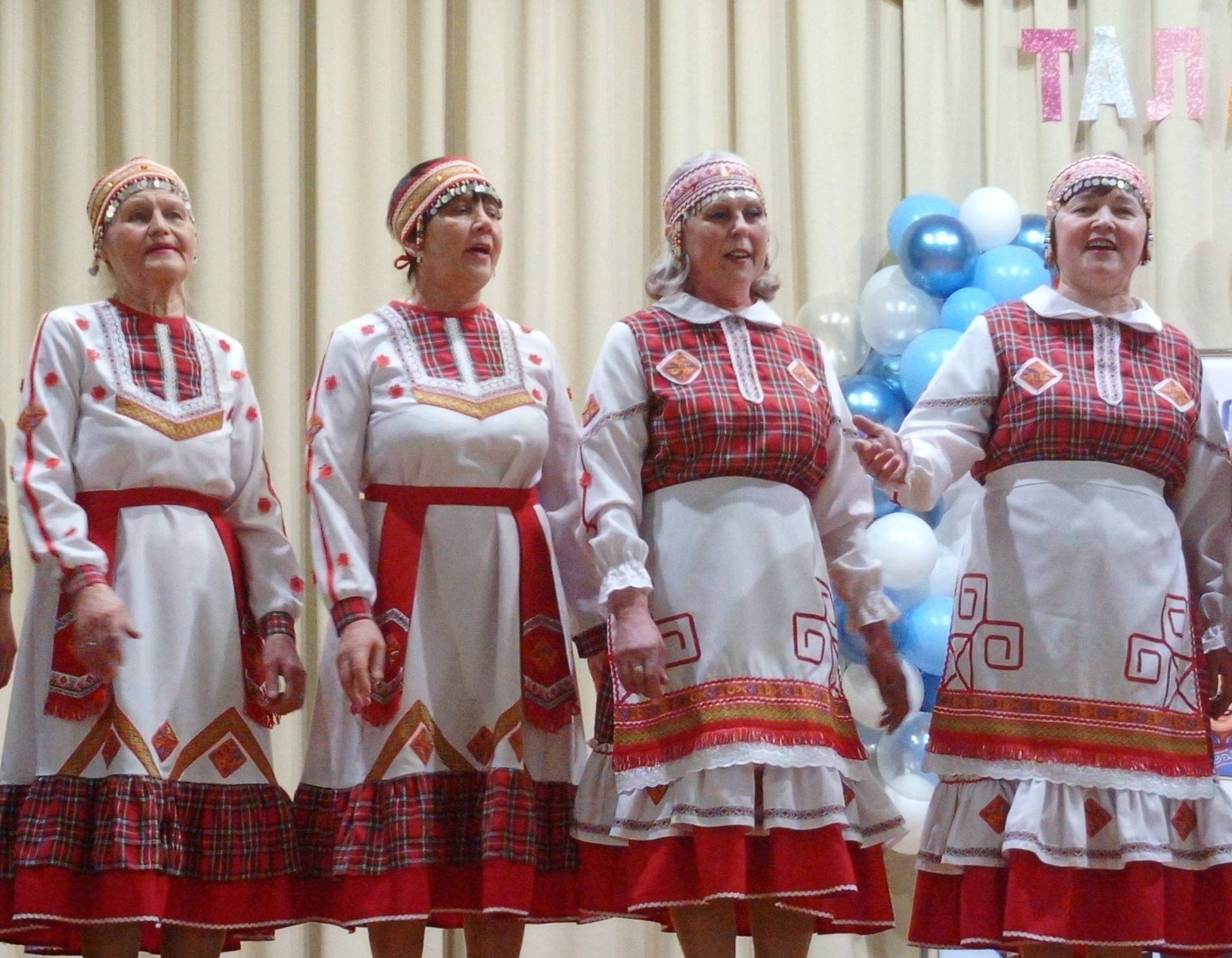 Ӗçре те, юрăра та маттурсем