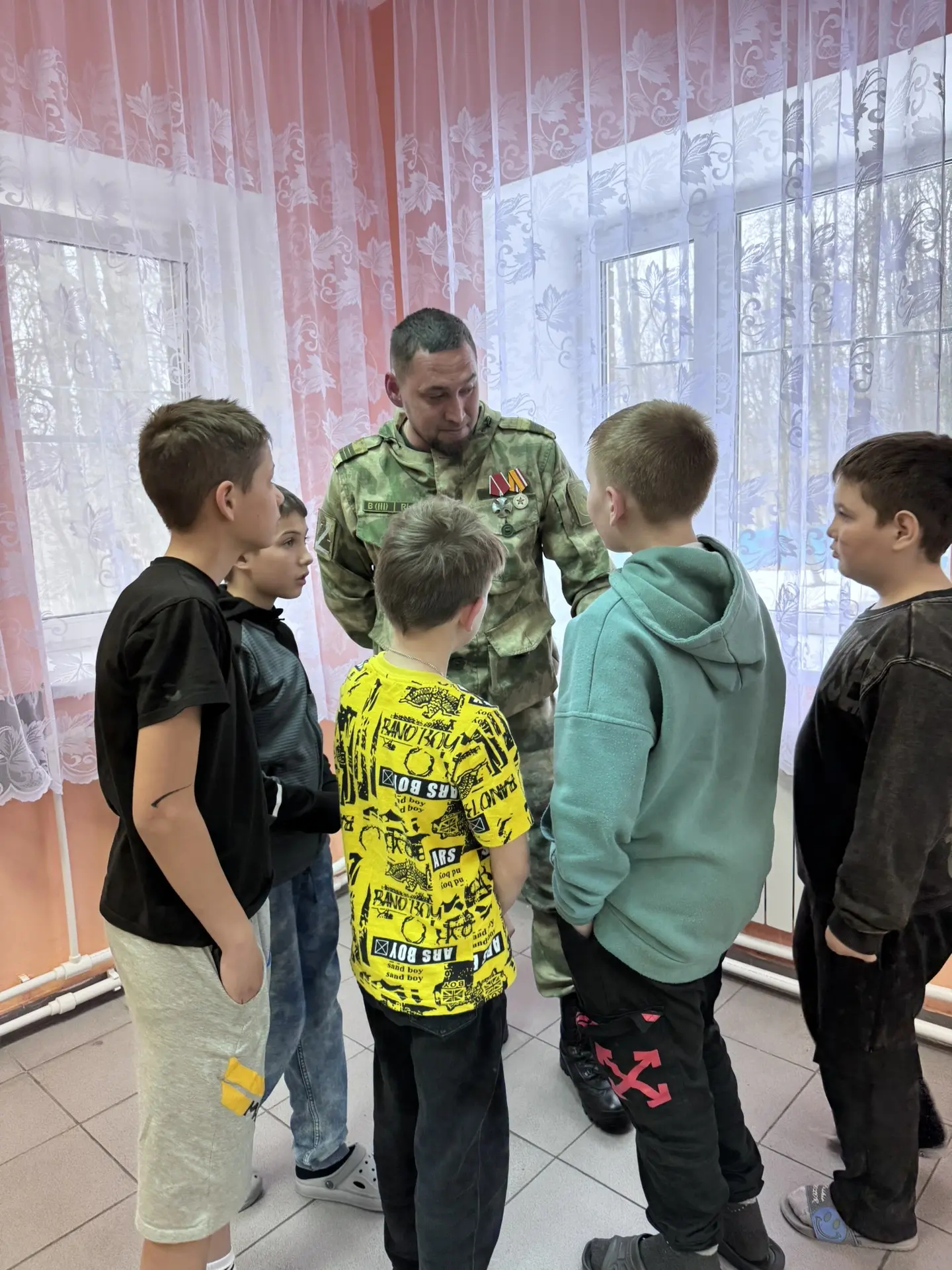 Встреча с героями: в лагере «Чайка» Дрожжановского района прошел Урок мужества