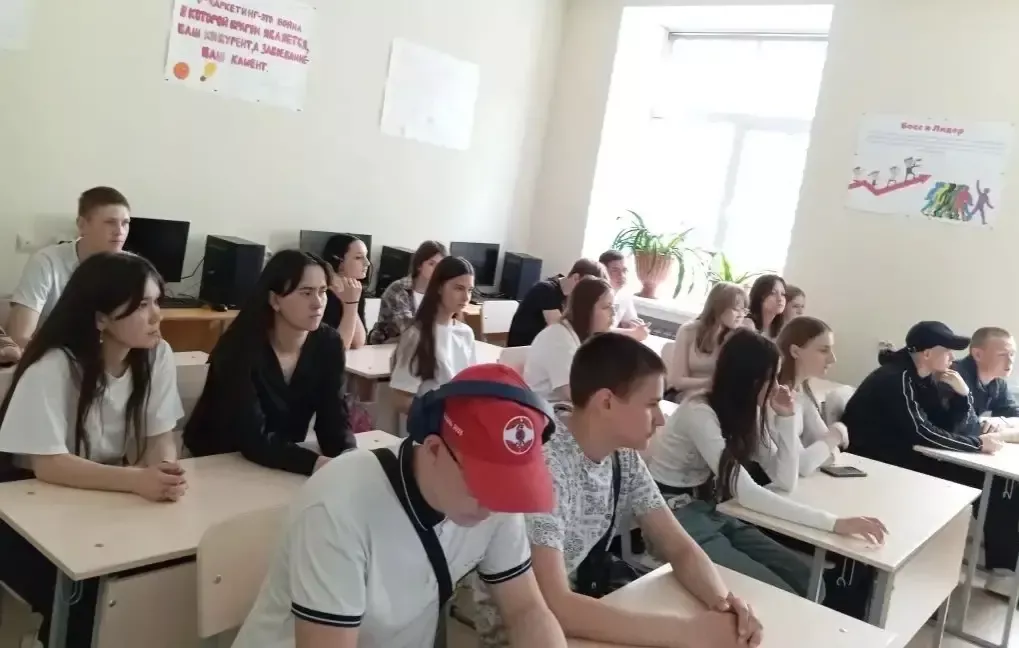 Учащиеся Дрожжановского района попробовали себя в роли агрономов и ветеринаров на интенсиве «АгроСтарт»