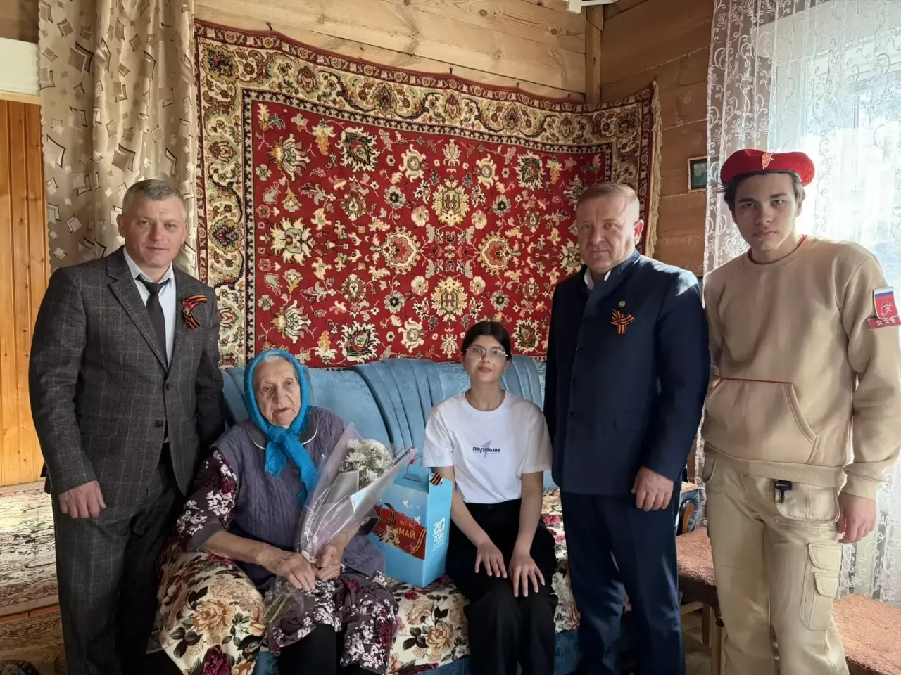 Глава Дрожжановского района Марат Гафаров навестил тружеников тыла накануне Дня Победы