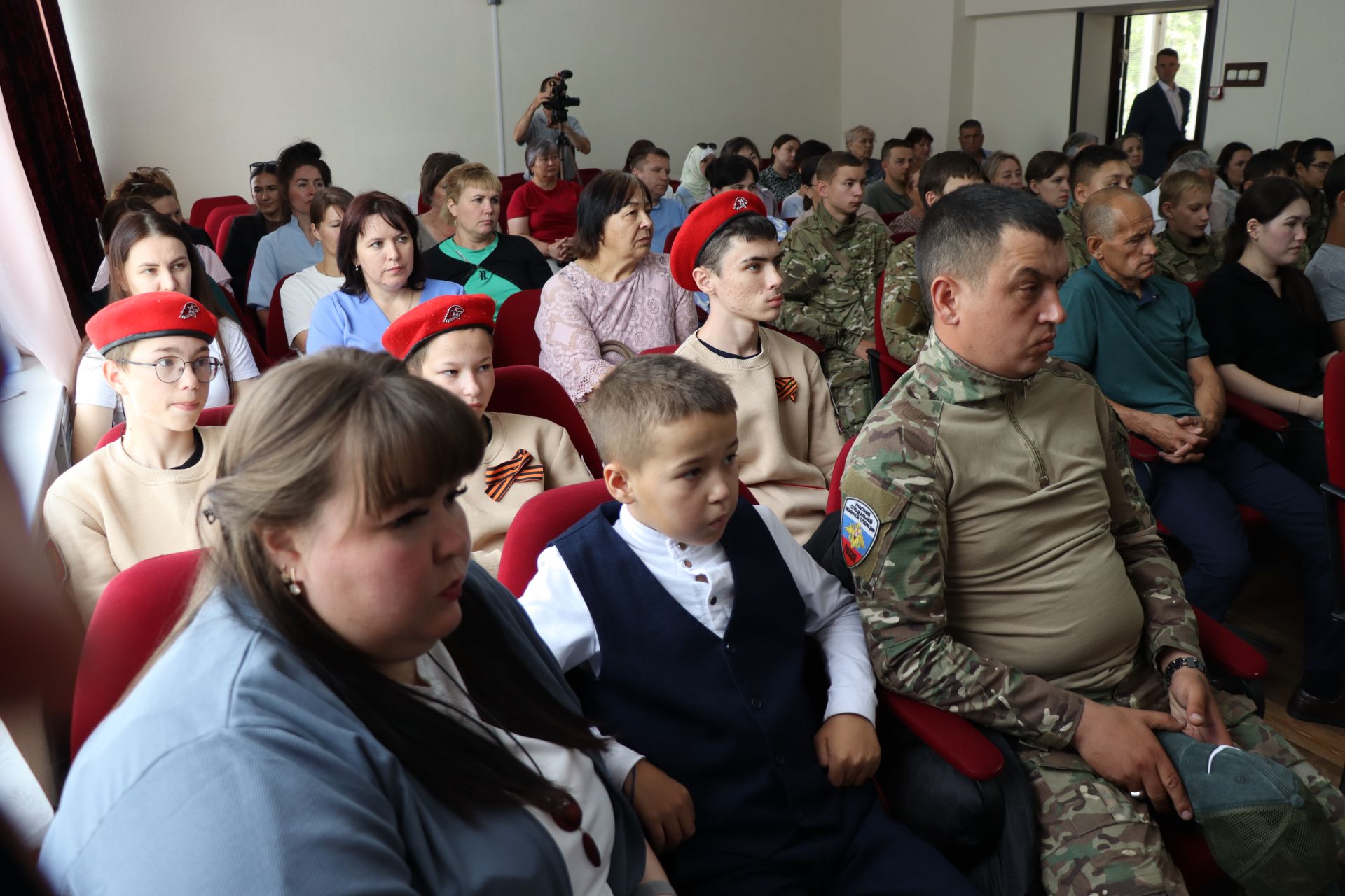 В Дрожжановском районе вручили и передали боевые награды защитникам Отечества