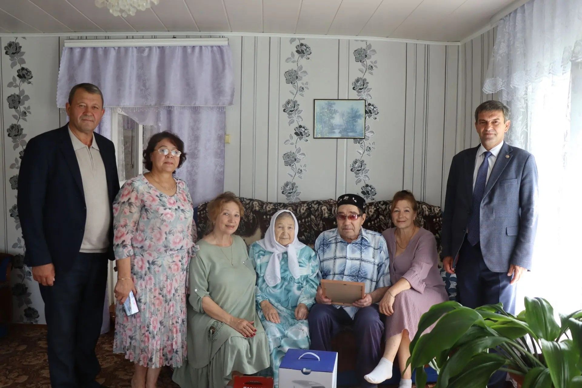 С 90-летним юбилеем поздравили жителя села Татарская Бездна Дрожжановского района