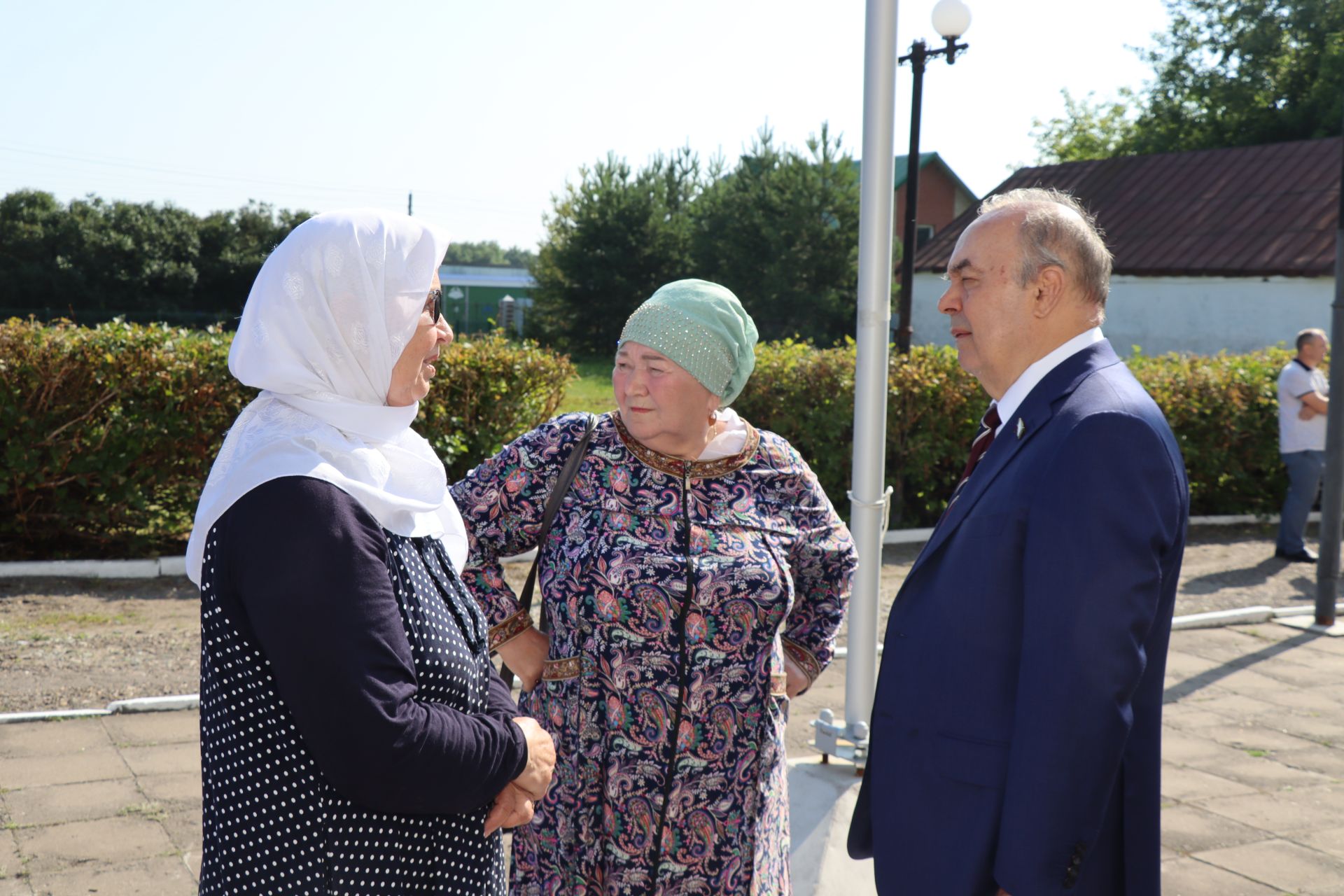 Спустя 56 лет: выпускники Старокакерлинской школы Дрожжановского района встретились в родных стенах