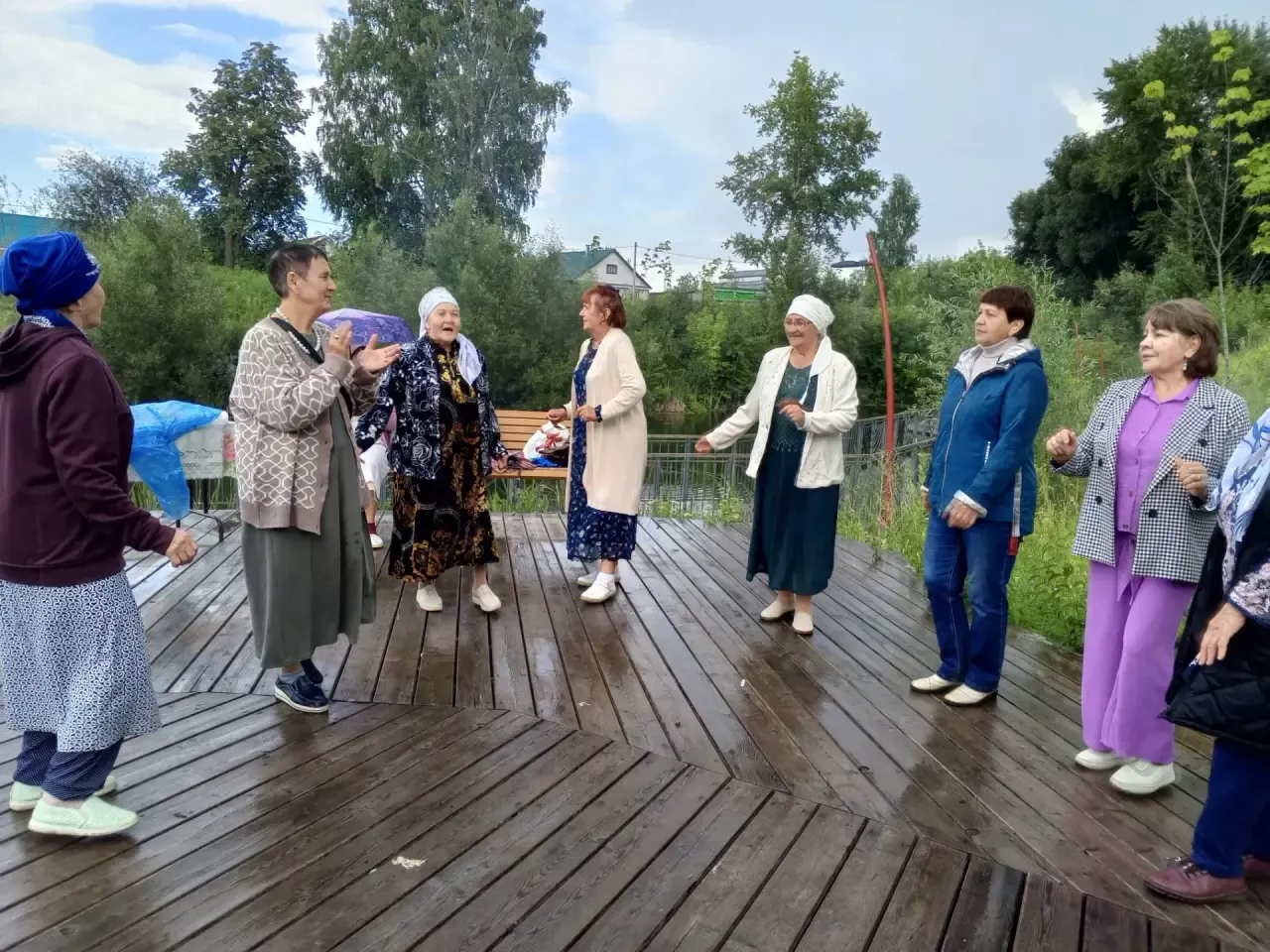 Пенсионеры Дрожжановского района провели тёплую встречу «Җәй» у пруда «Приказ»