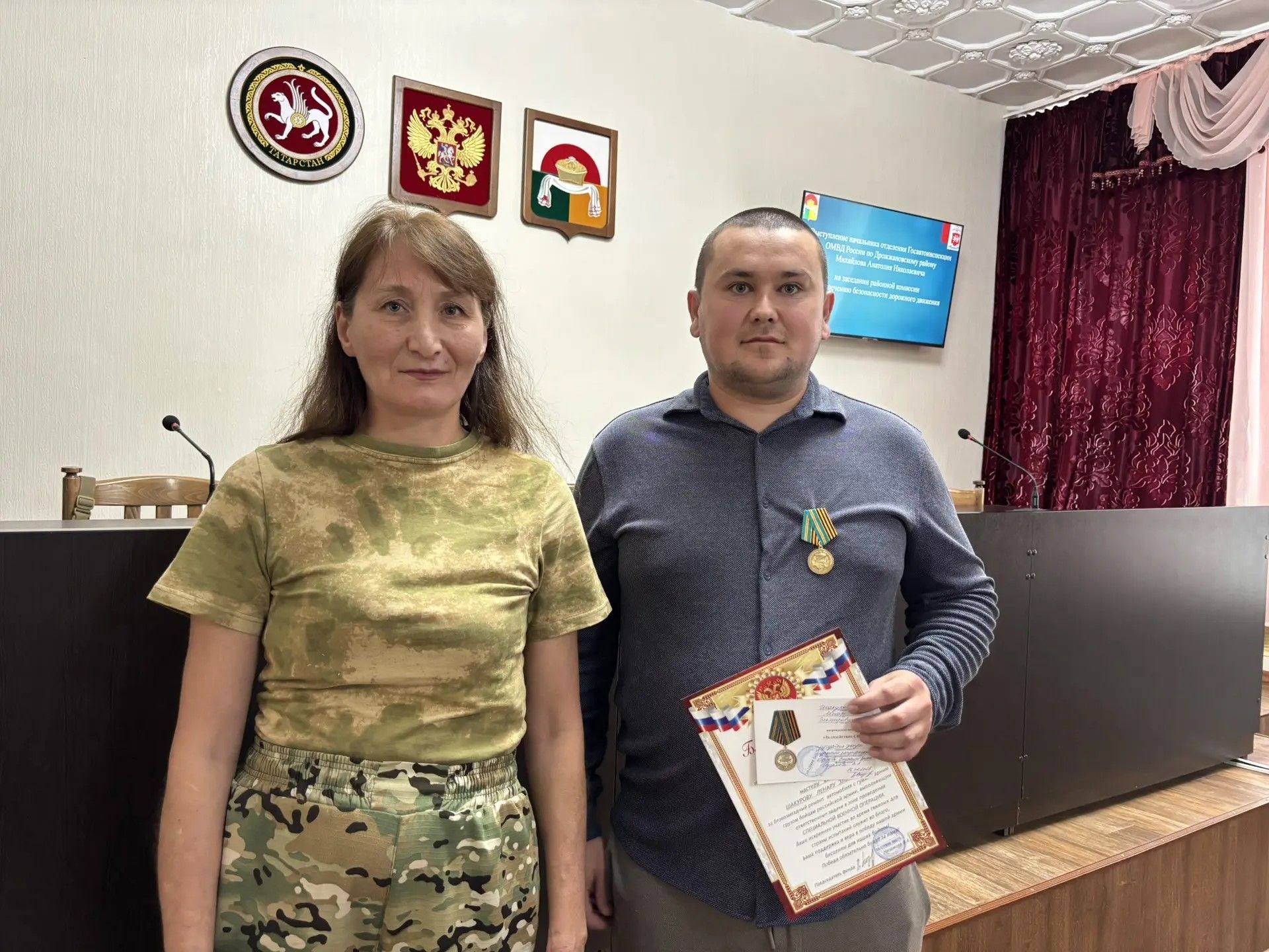 Инспекторы ГИБДД Дрожжановского района помогли в доставке гуманитарного груза