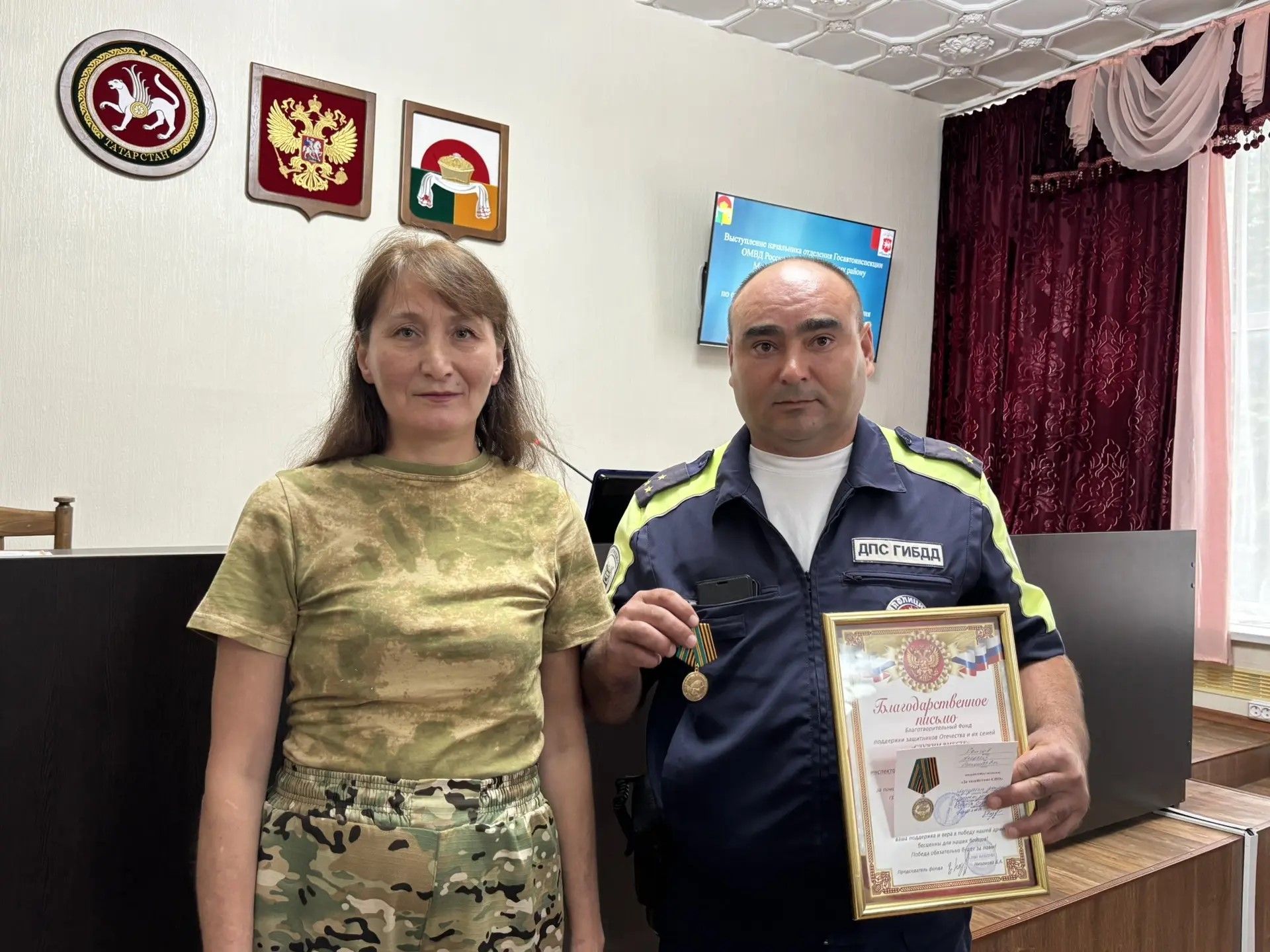 Инспекторы ГИБДД Дрожжановского района помогли в доставке гуманитарного груза