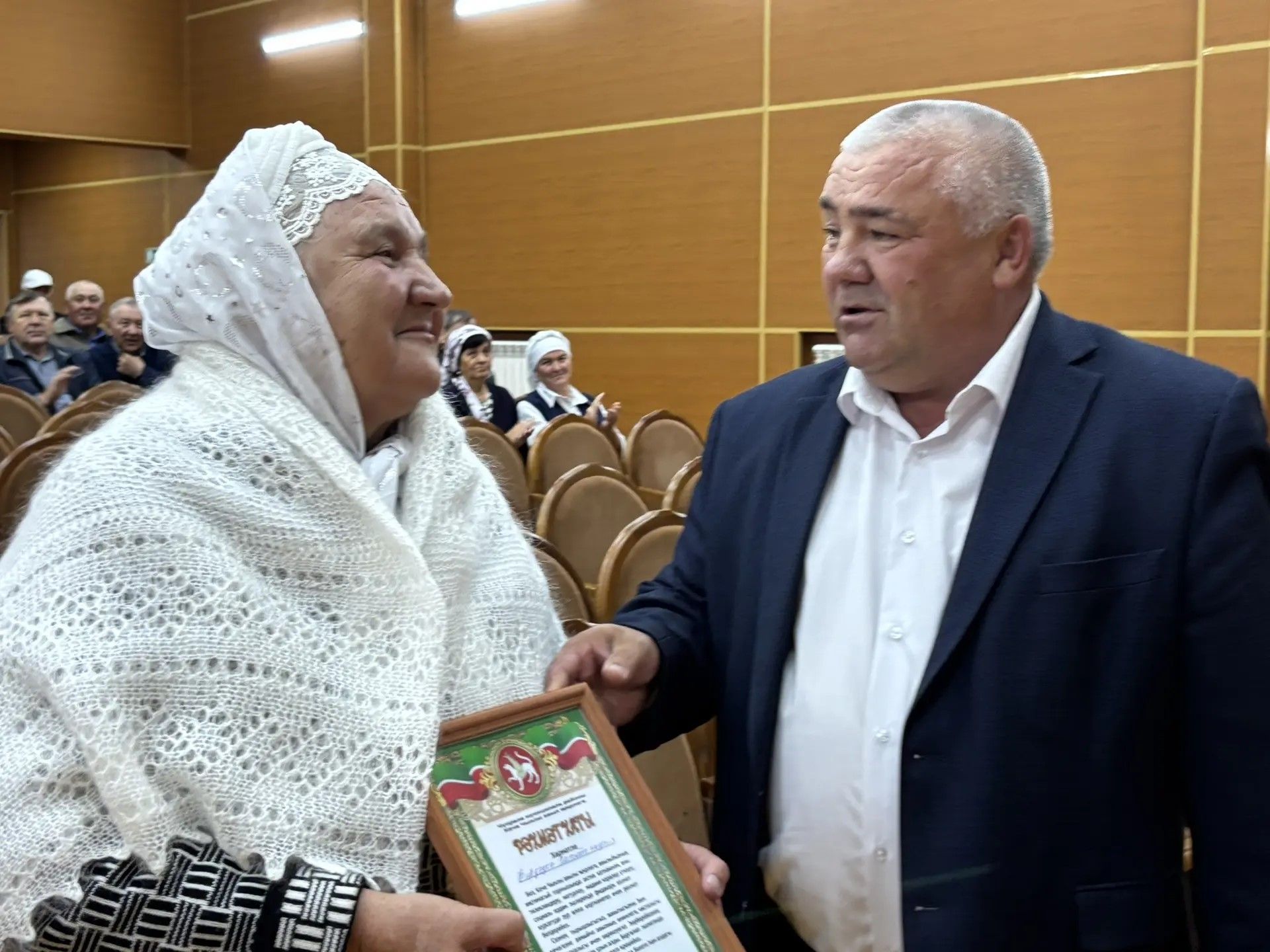 В селе Малая Цильна вручили свидетельства Электронной доски почёта Татарстана