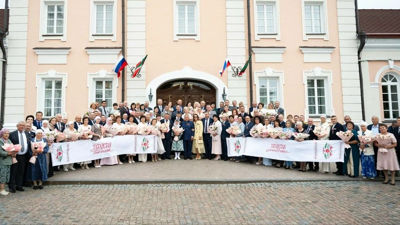 Семья Марковых из Дрожжановского района приняли участие в приёме Раиса Татарстана
