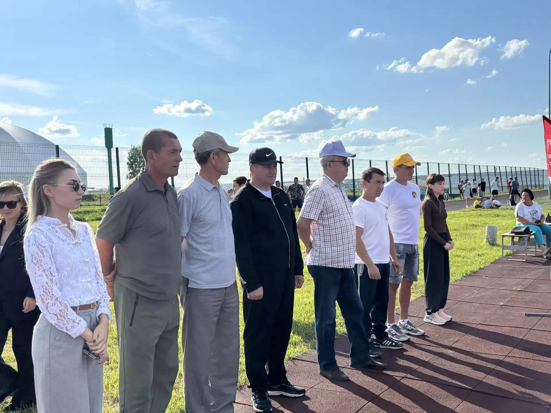 Спортивный десант: бадминтон, футбол и ГТО собрали сельские команды района