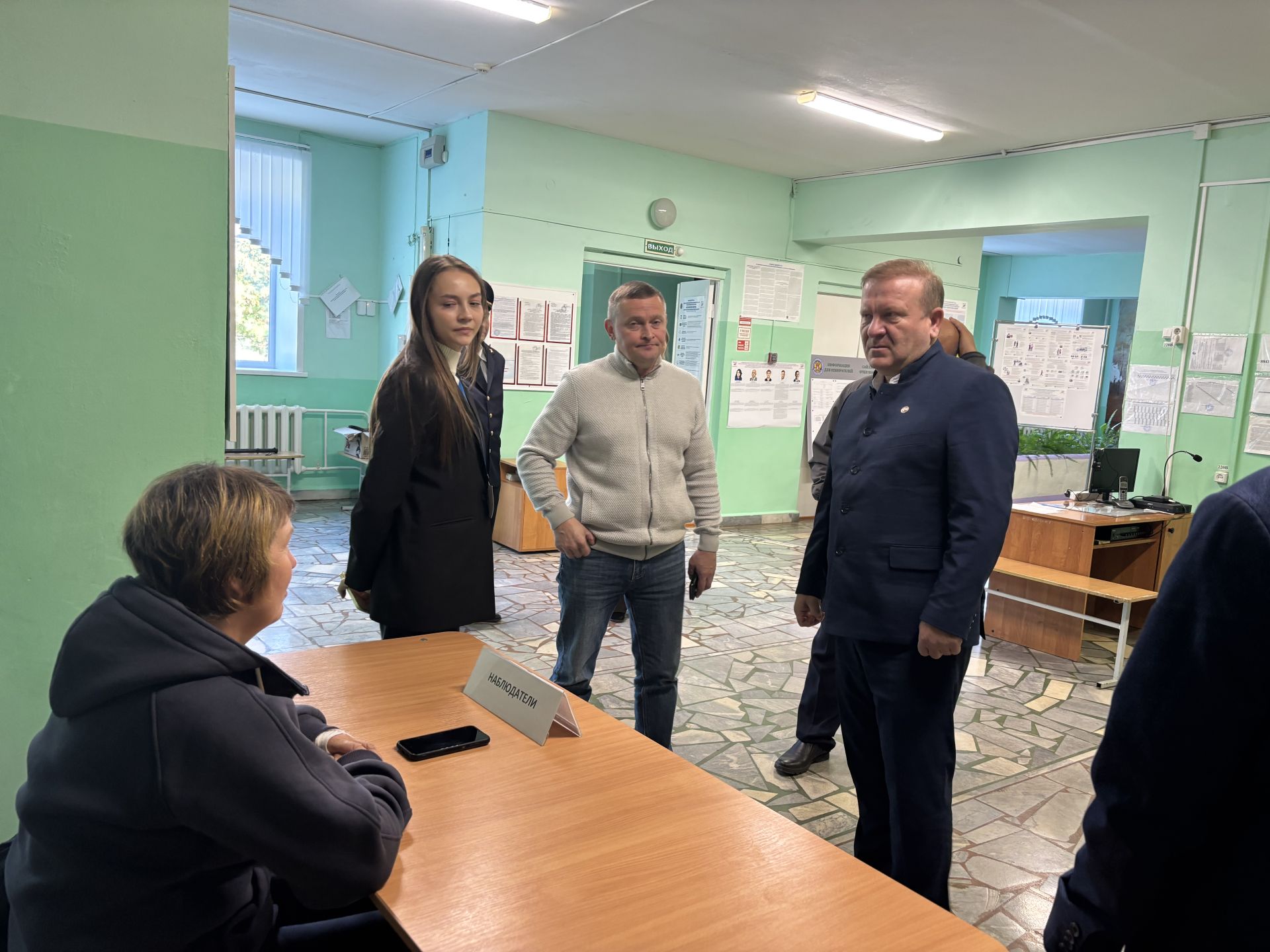 Глава района Марат Гафаров и Марат Ситдиков побывали на избирательных участках муниципалитета