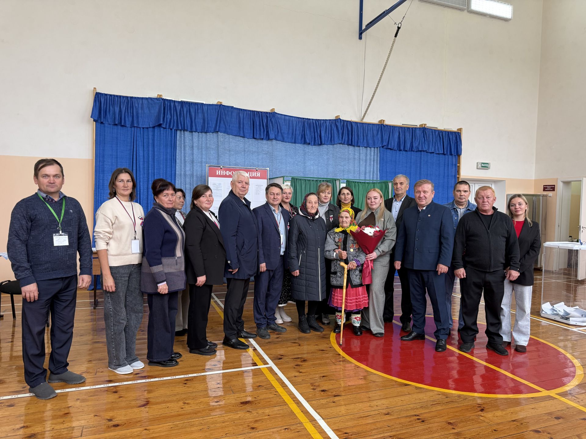 В свой 100-летний юбилей труженица тыла Дрожжановского района проголосовала на выборах