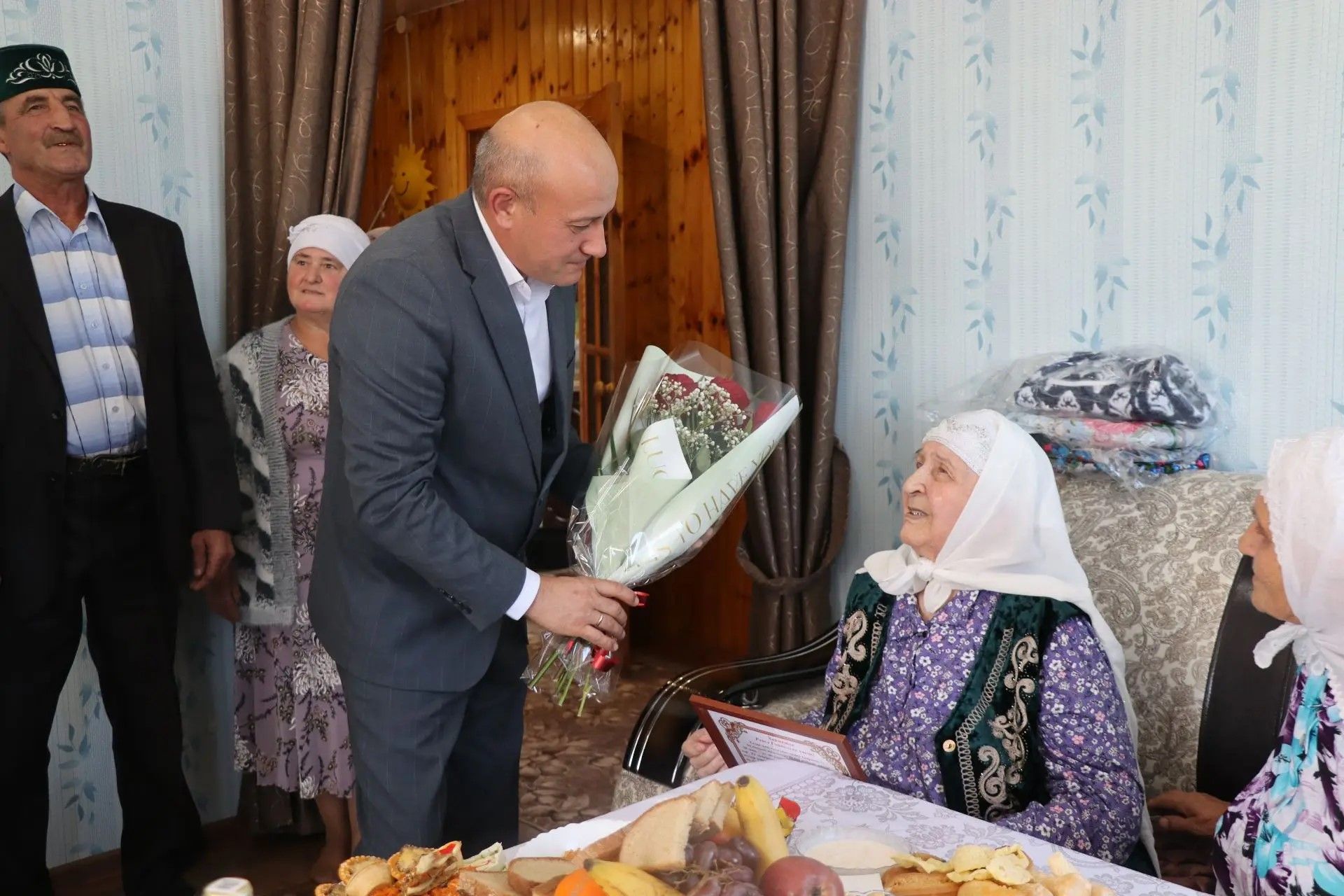 Жительница села Большая Цильна Дрожжановского района отметила 90-летний юбилей