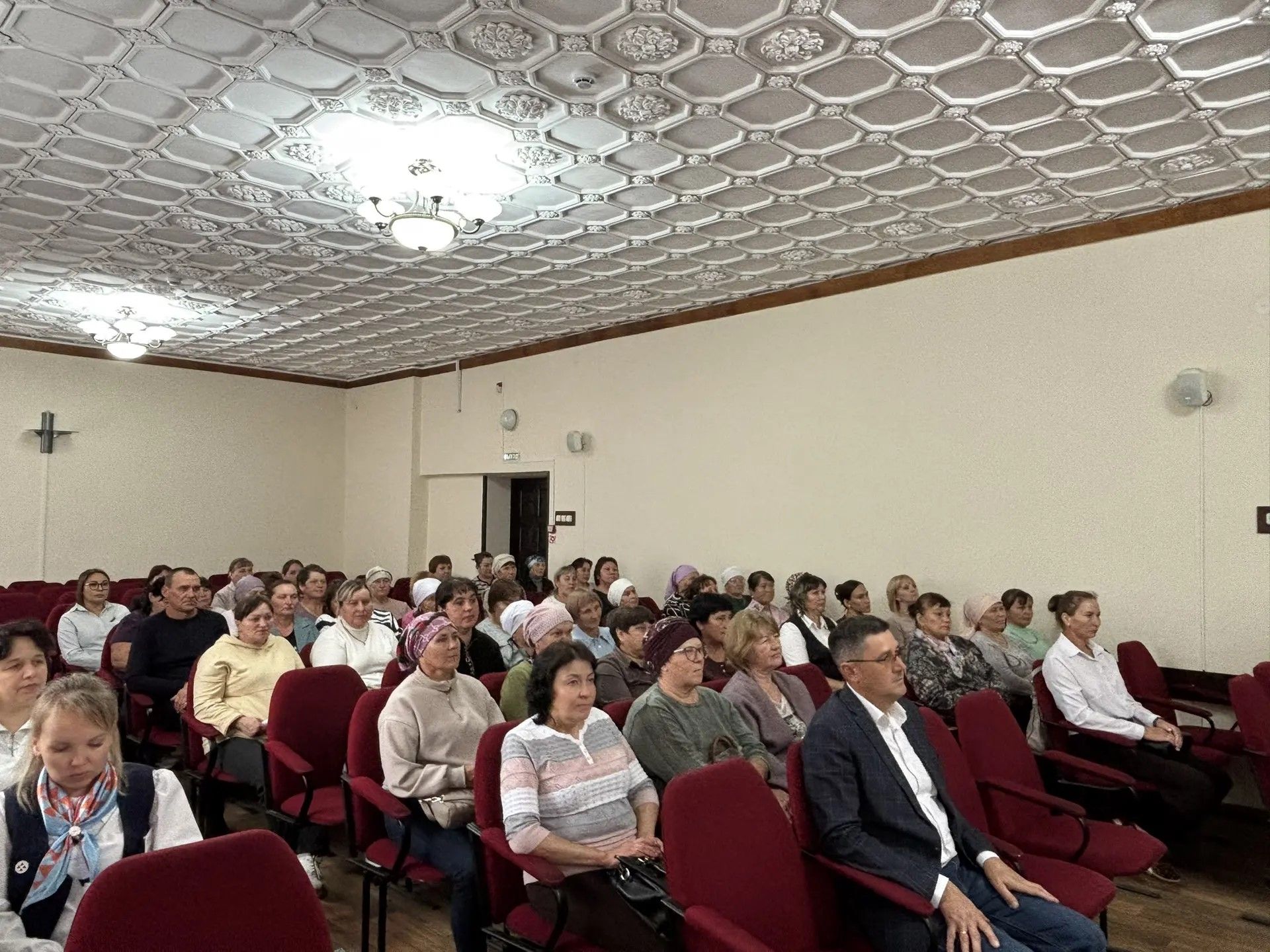 Заместитель министра труда и соцзащиты Татарстана посетила Дрожжановский район