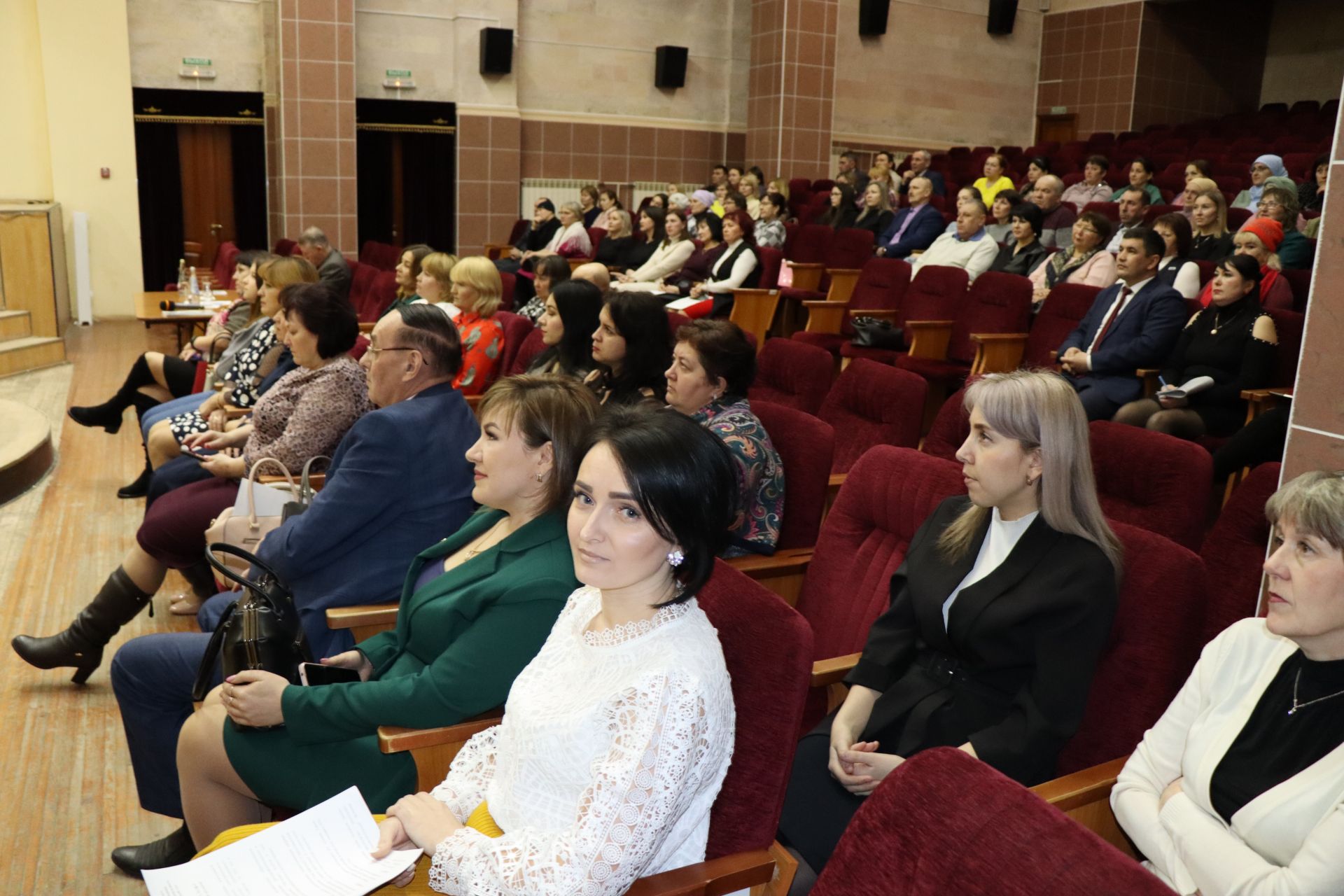 Расширенное заседание работников культуры в Дрожжаном