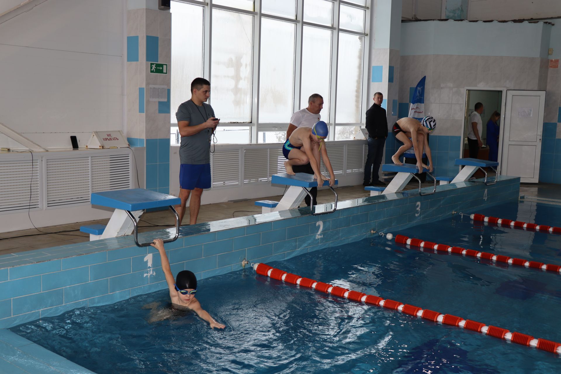 Соревнование по плаванию "Юный дельфин" в Дрожжаном -2024