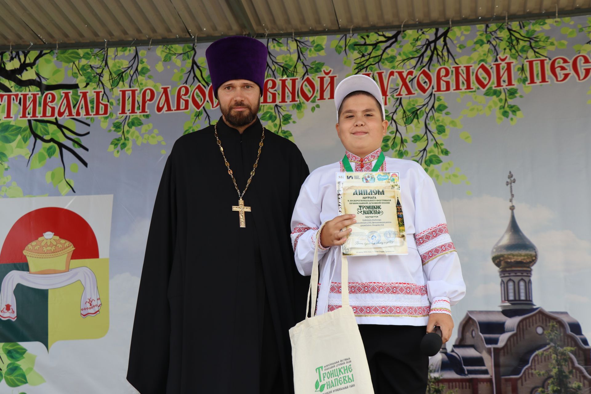 X фестиваль «Троицкие напевы» собрал гостей со всей России в Дрожжановском районе